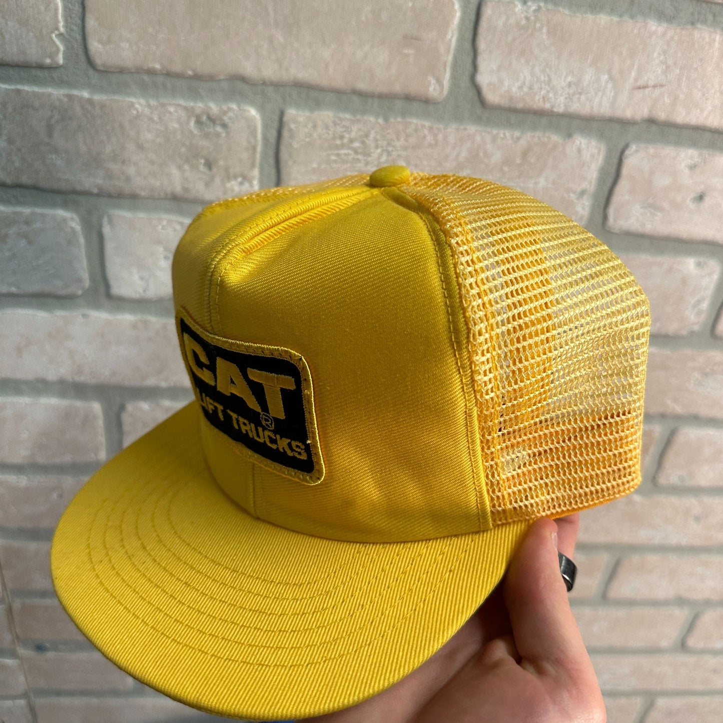 Vintage Yellow Patch Caterpillar Cat Lift Trucks Mesh Snapback Hat Construction Trades