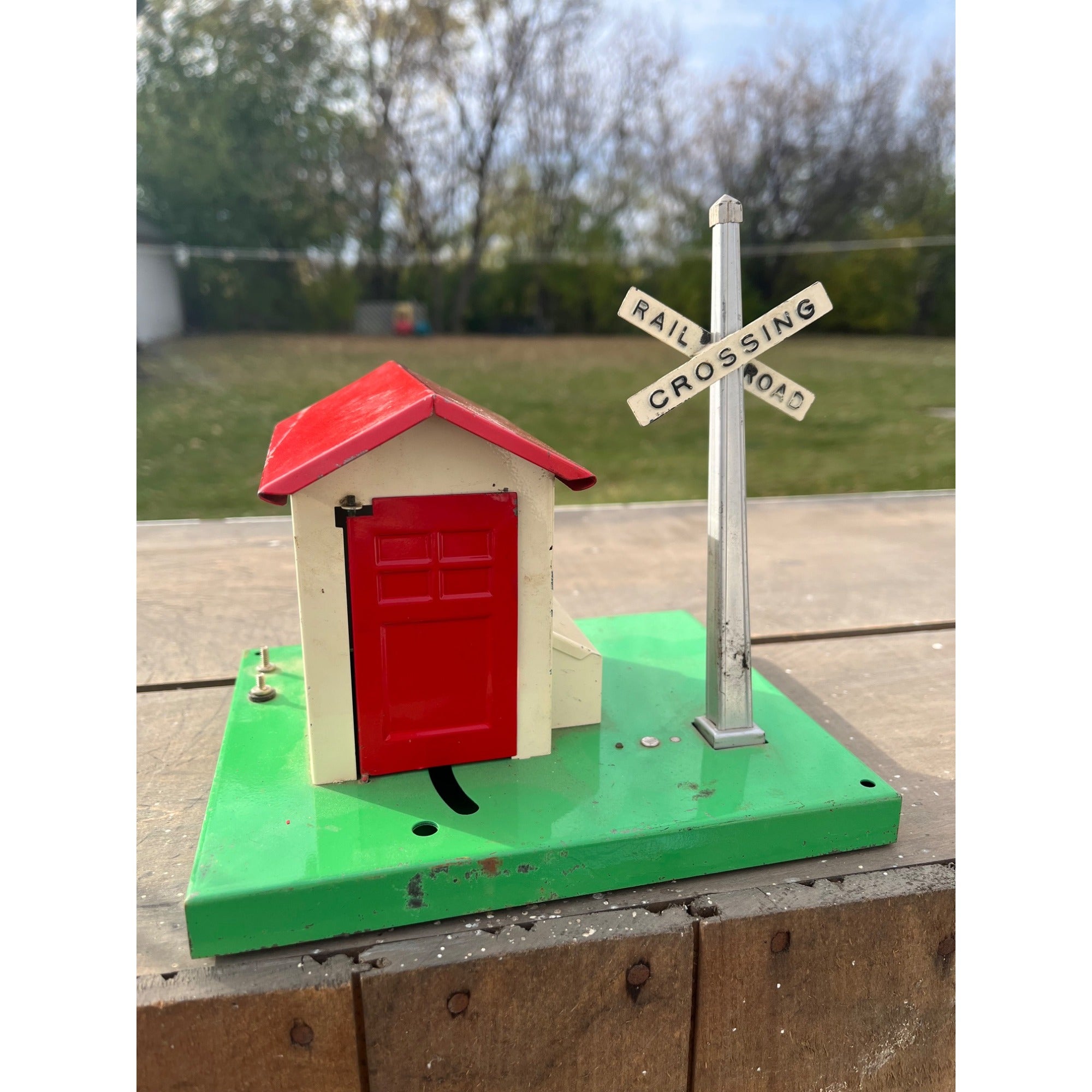 Vintage Lionel No 45 Gateman Crossing Shack House Building O-Gauge