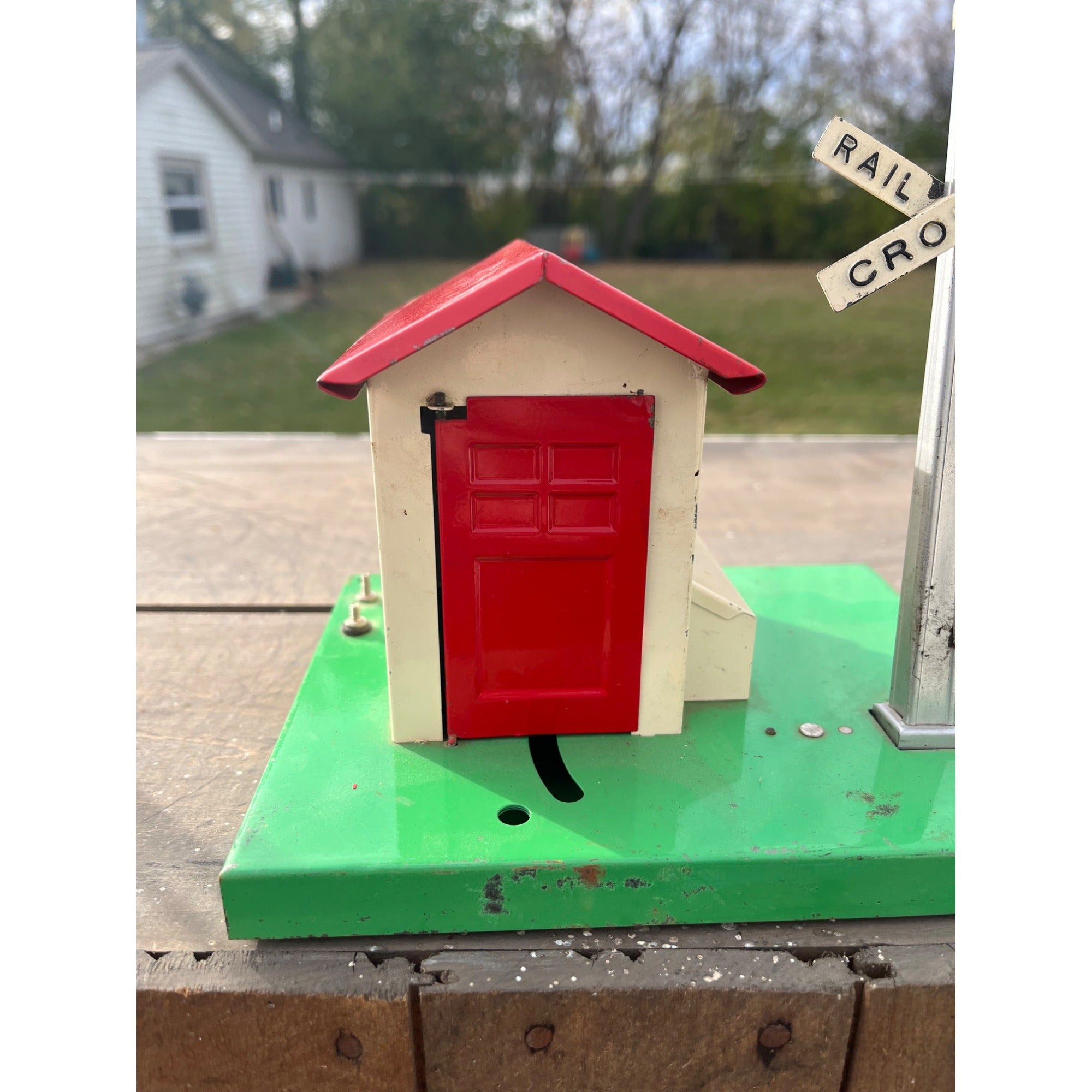 Vintage Lionel No 45 Gateman Crossing Shack House Building O-Gauge