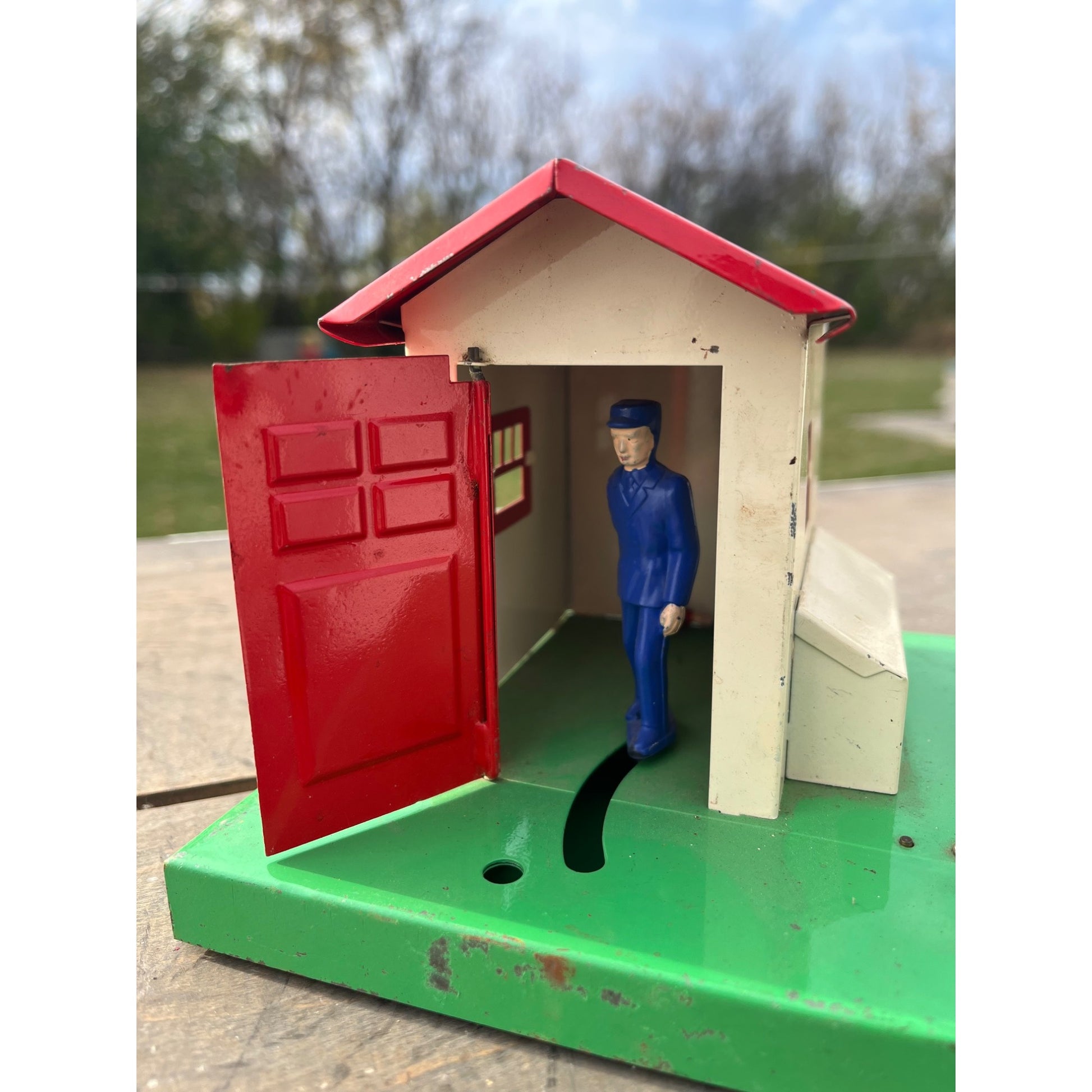 Vintage Lionel No 45 Gateman Crossing Shack House Building O-Gauge