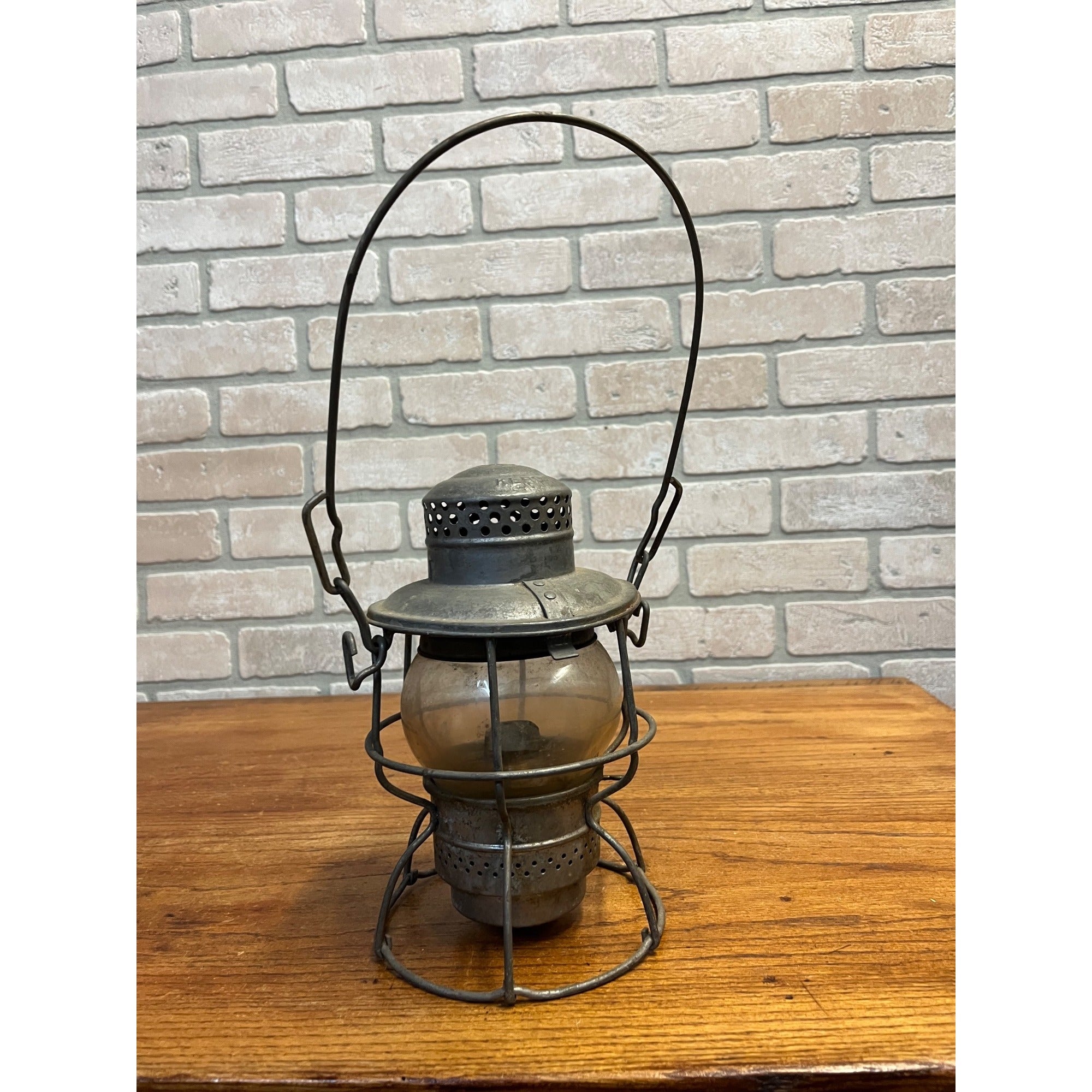 Vintage Penn Central Railroad Lantern Adlake Kero Pennsylvania Clear Glass Globe