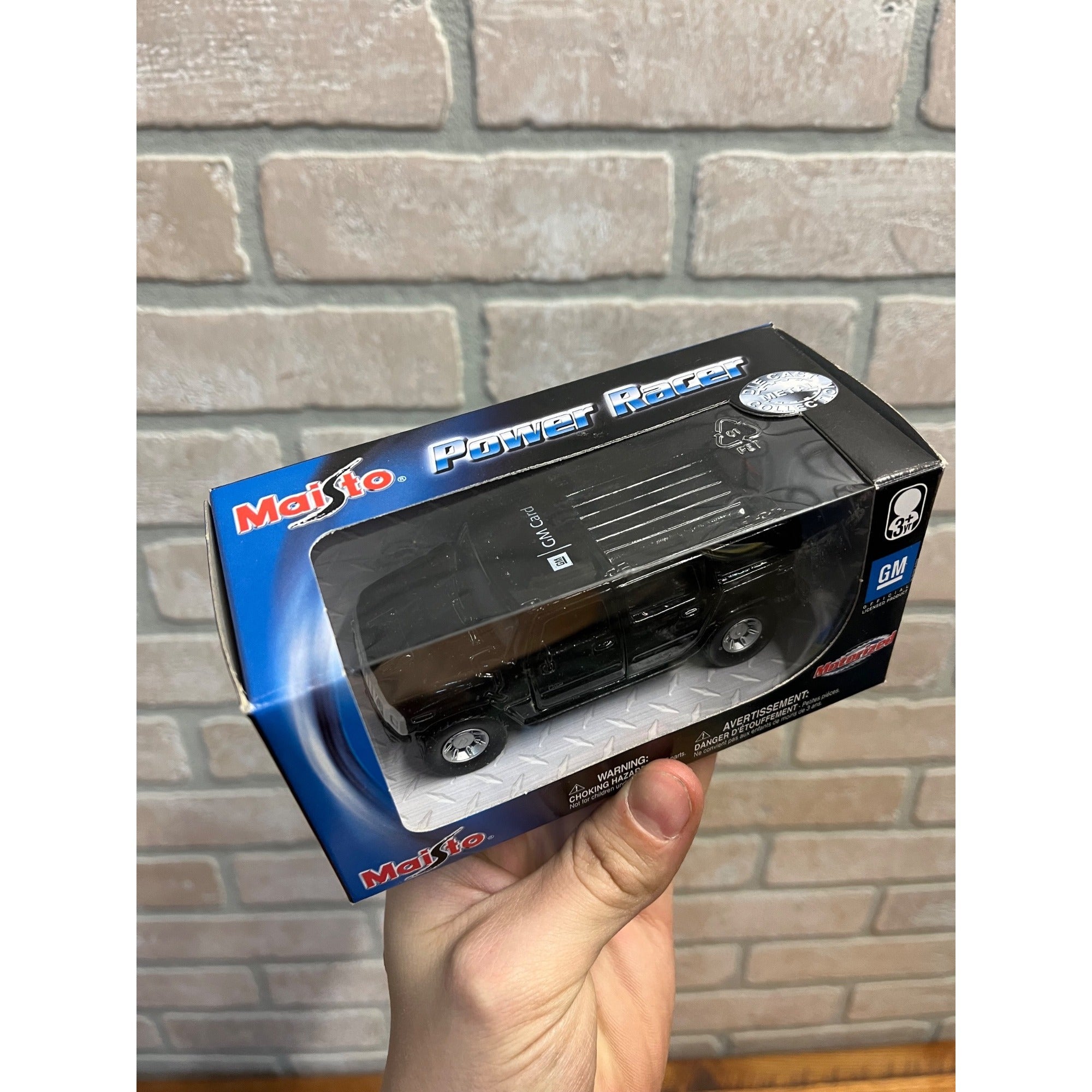 Maisto Hummer H2 motorized Power Racer Diecast Metal Black NEW NIB GM Card