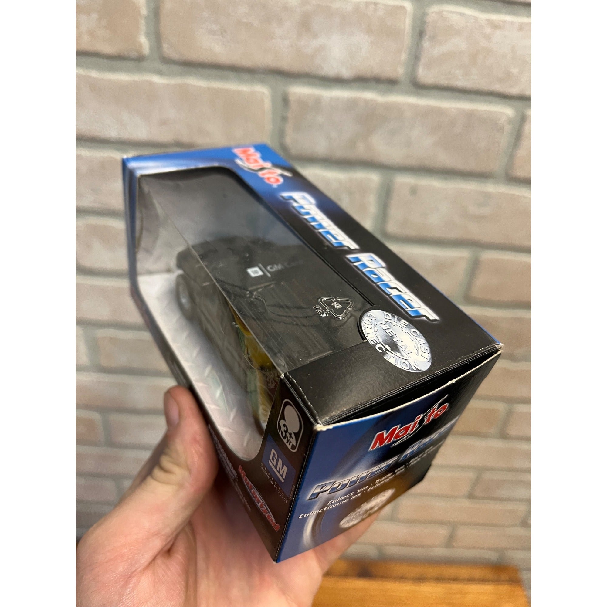Maisto Hummer H2 motorized Power Racer Diecast Metal Black NEW NIB GM Card