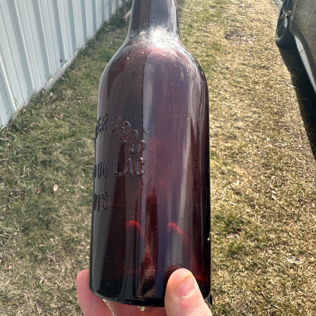 PRE-PROHIBITION SANDERS BROS QUART AMBER BROWN BEER BOTTLE FOND DU LAC WIS BLOB
