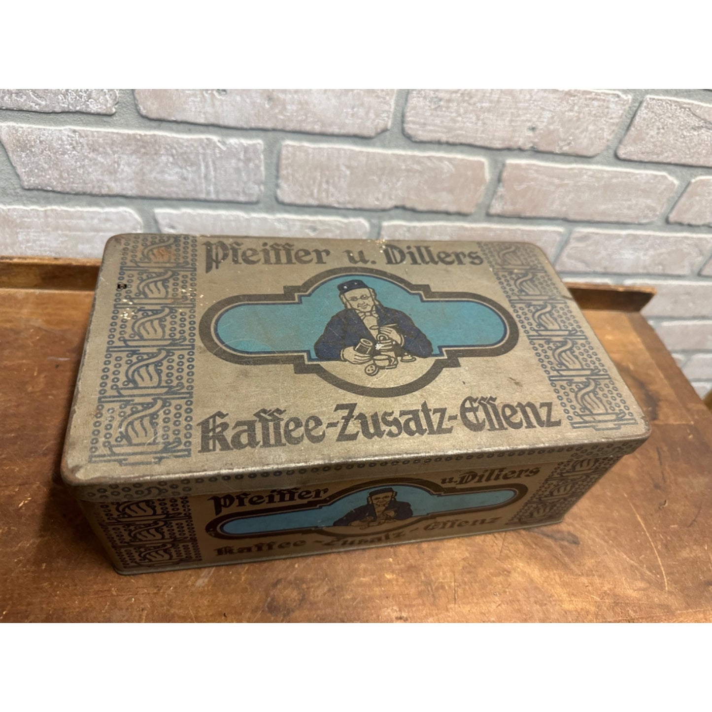 VINTAGE EARLY 1900S PFEIFFER U. DILLERS KAFFEE-ZULATZ-ELLENZ COFFEE TIN ADVERTISING