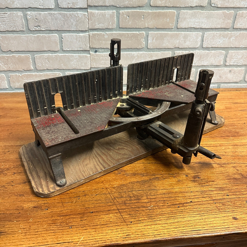 Antique Millers Falls Tool Co. Langdon Acme Miter Box ~ Cast Iron Size 2 No.73