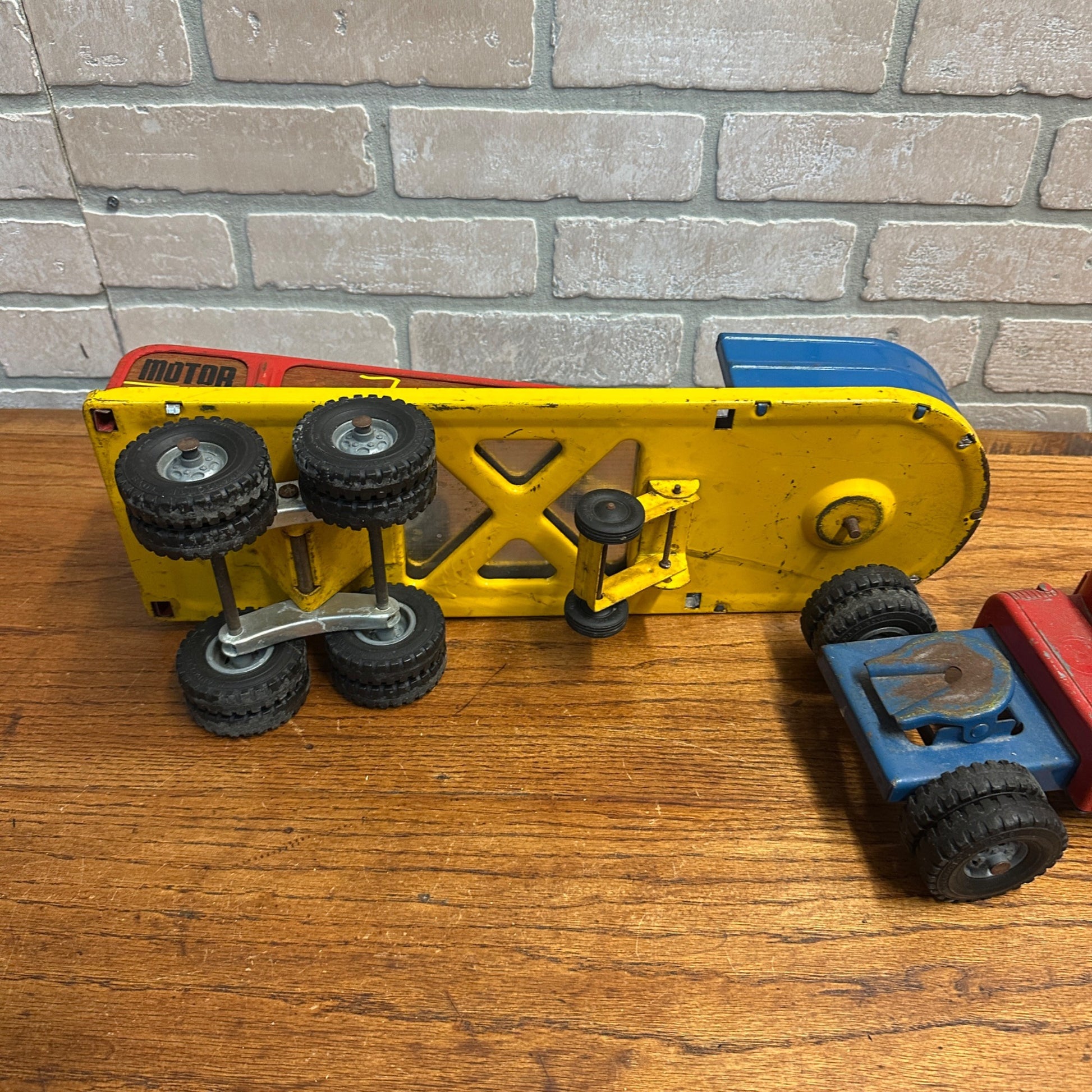 Wyandotte Motor Freight Lines Truck & Trailer Wood Sides Vintage Metal Toy