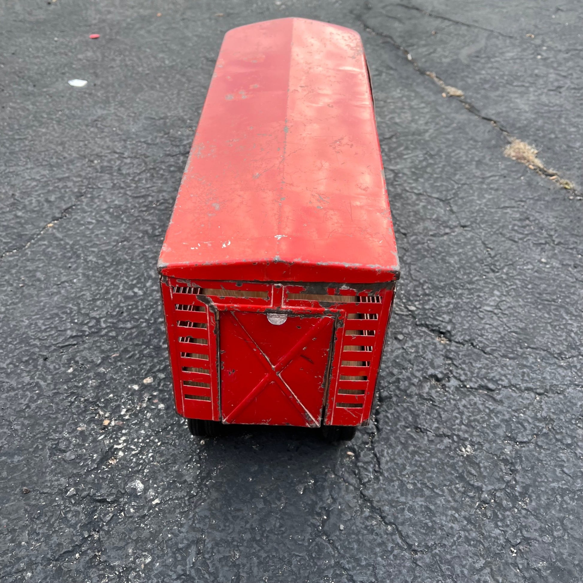 Vintage Tonka Farms Livestock Red Truck Hauler Pressed Steel Toy