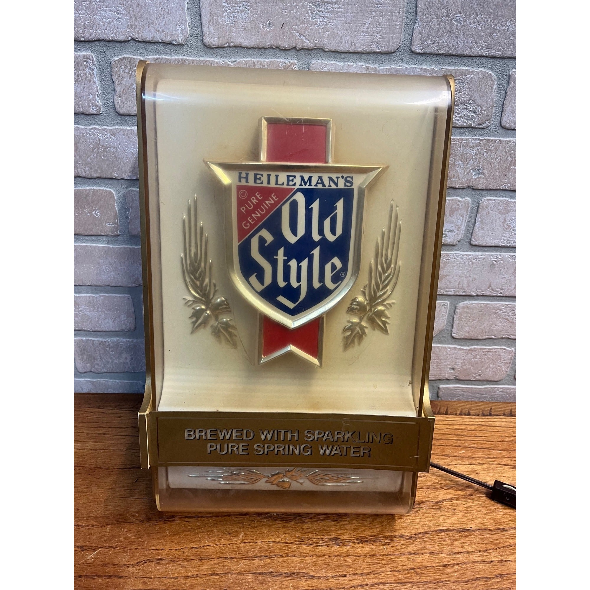 Vintage 1984 Heilman's Old Style Beer Lighted Bar Sign Wisconsin