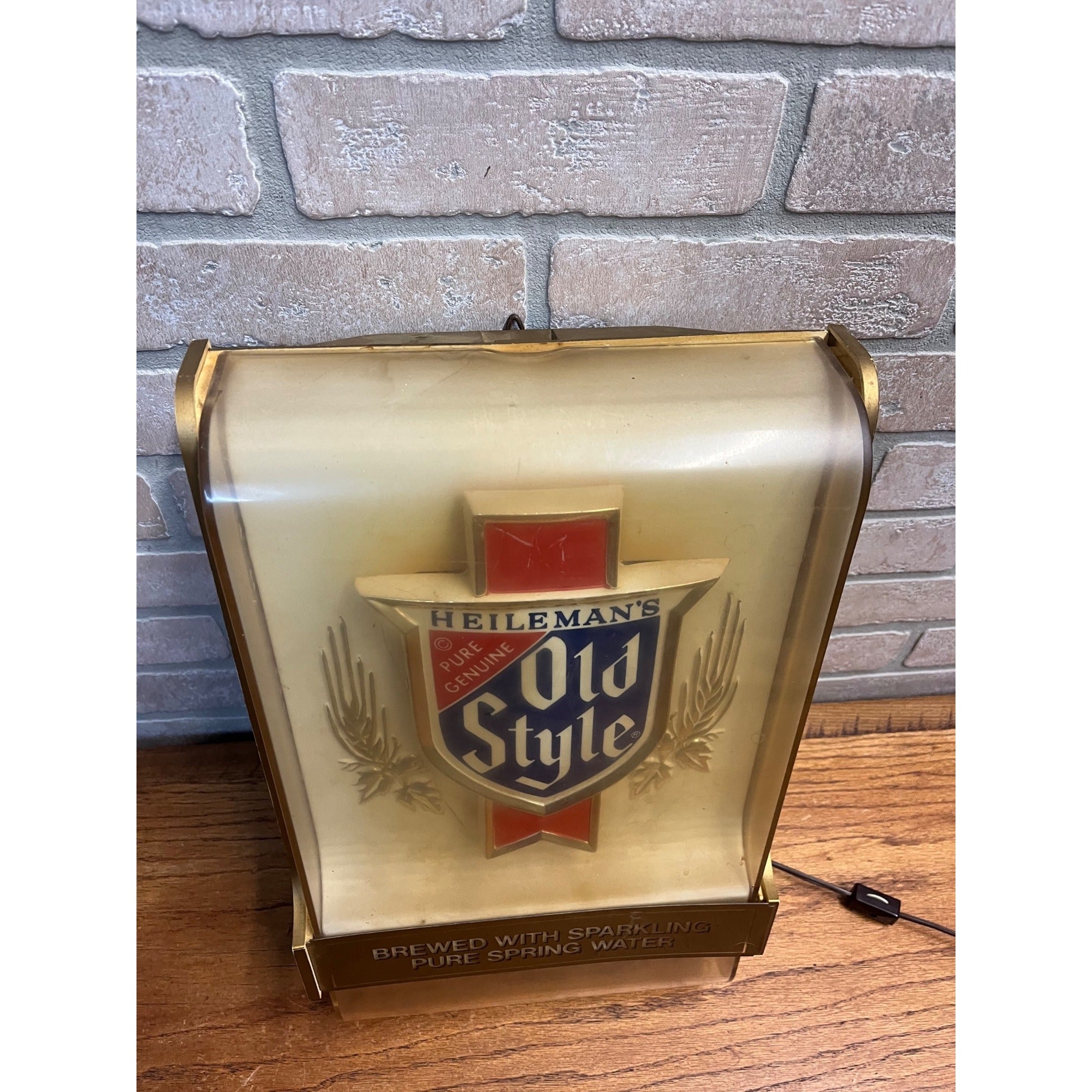 Vintage 1984 Heilman's Old Style Beer Lighted Bar Sign Wisconsin
