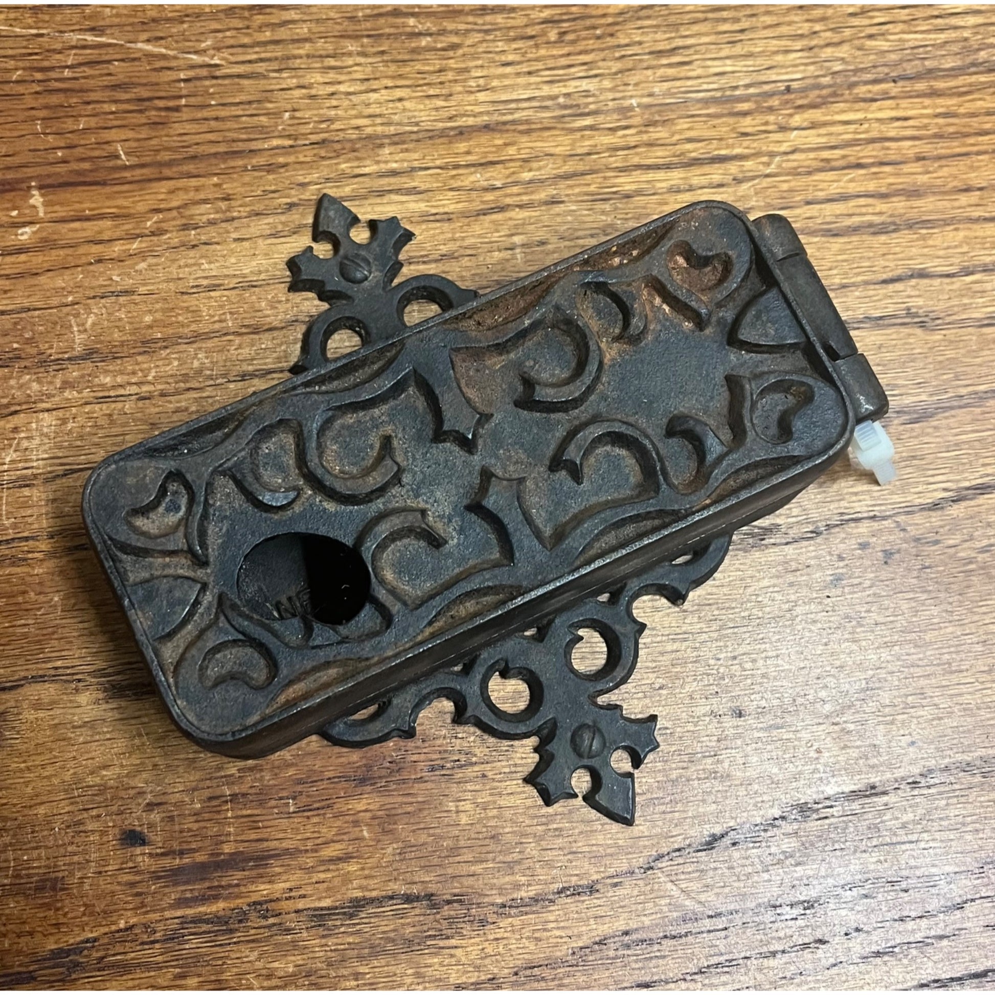 Antique Dazey Universal Americana Can Opener Cast Iron Body / Parts