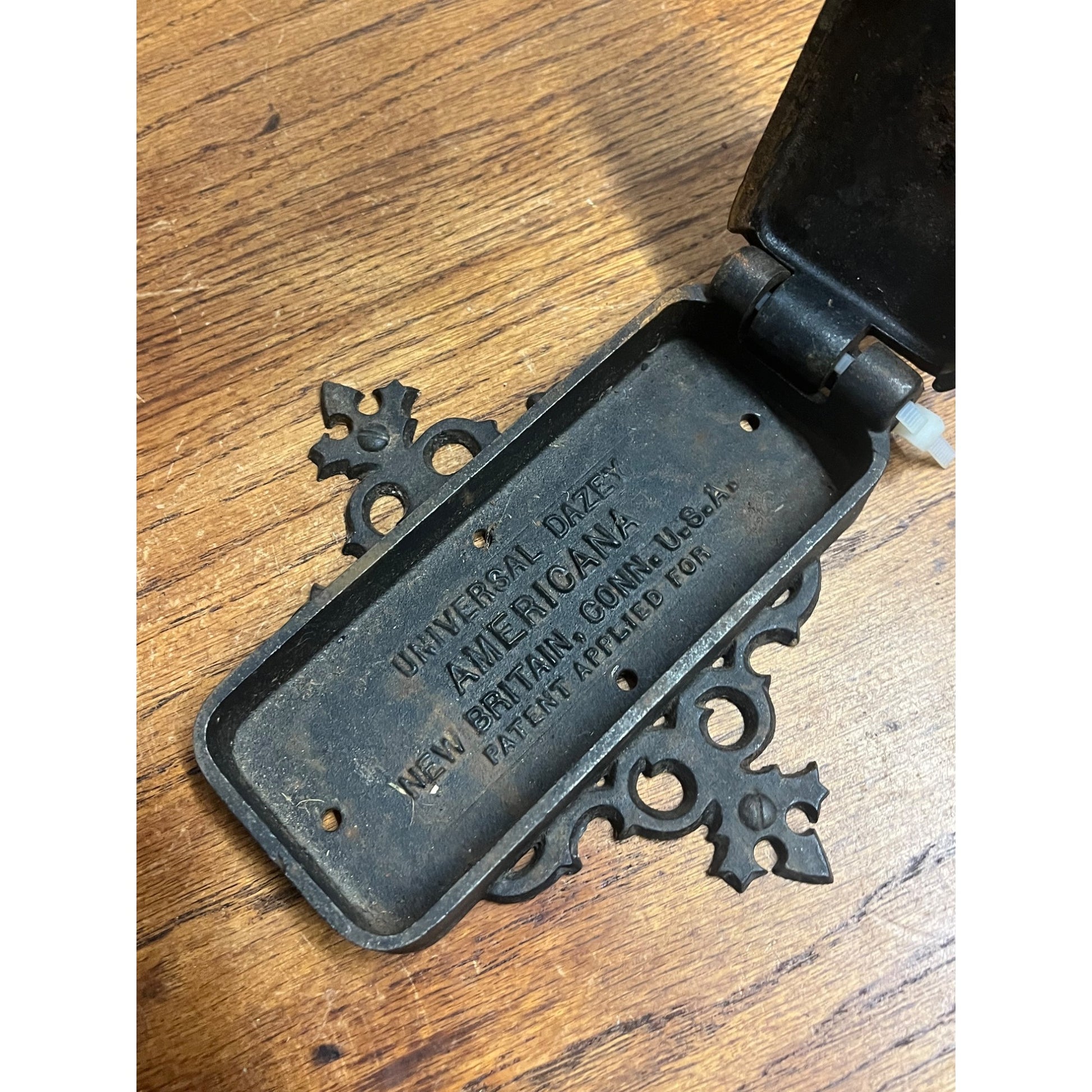 Antique Dazey Universal Americana Can Opener Cast Iron Body / Parts