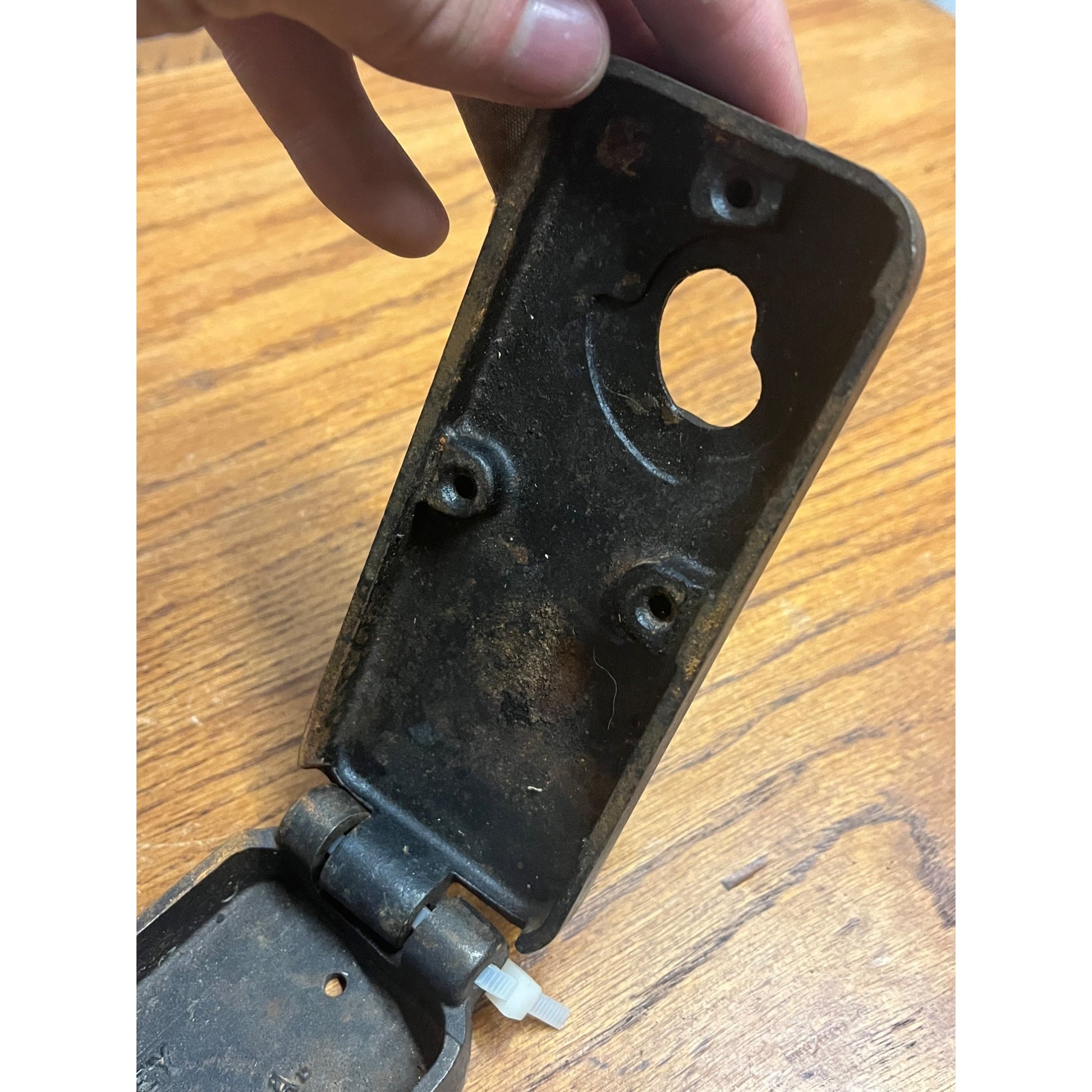 Antique Dazey Universal Americana Can Opener Cast Iron Body / Parts