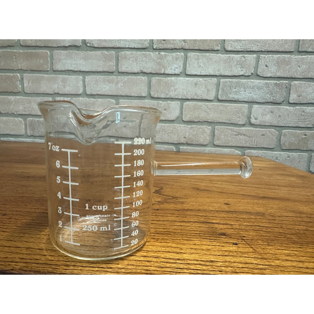 Vintage Glass Pouring Beaker Spout with Handle 3.5" Tall Clear cook Ware 7oz 220ml