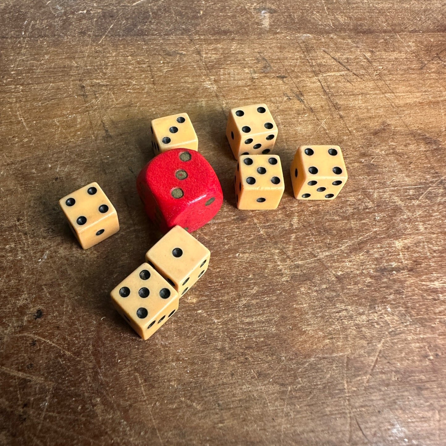 Vintage Lot (7) 3/8" Butterscotch Bakelite Dice Die + Wooden Red Dice