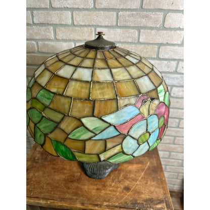 ANTIQUE MILLER LEADED STAINED SLAG GLASS "BIRD" SHADE LAMP W/ MOE BRIDGES BASE