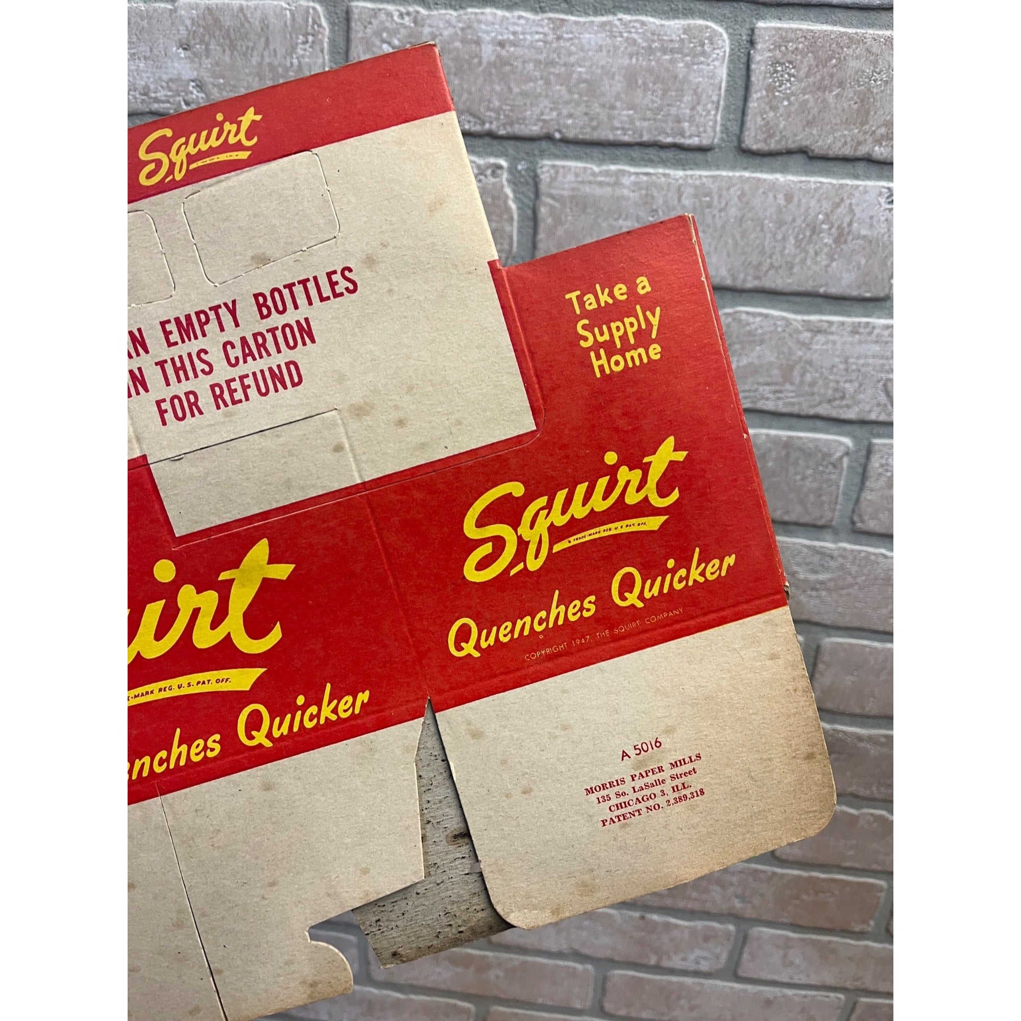 SCARCE Squirt 6-pack Cardboard Pop NOS Soda Bottle Carrier Tote Red Yellow 1947