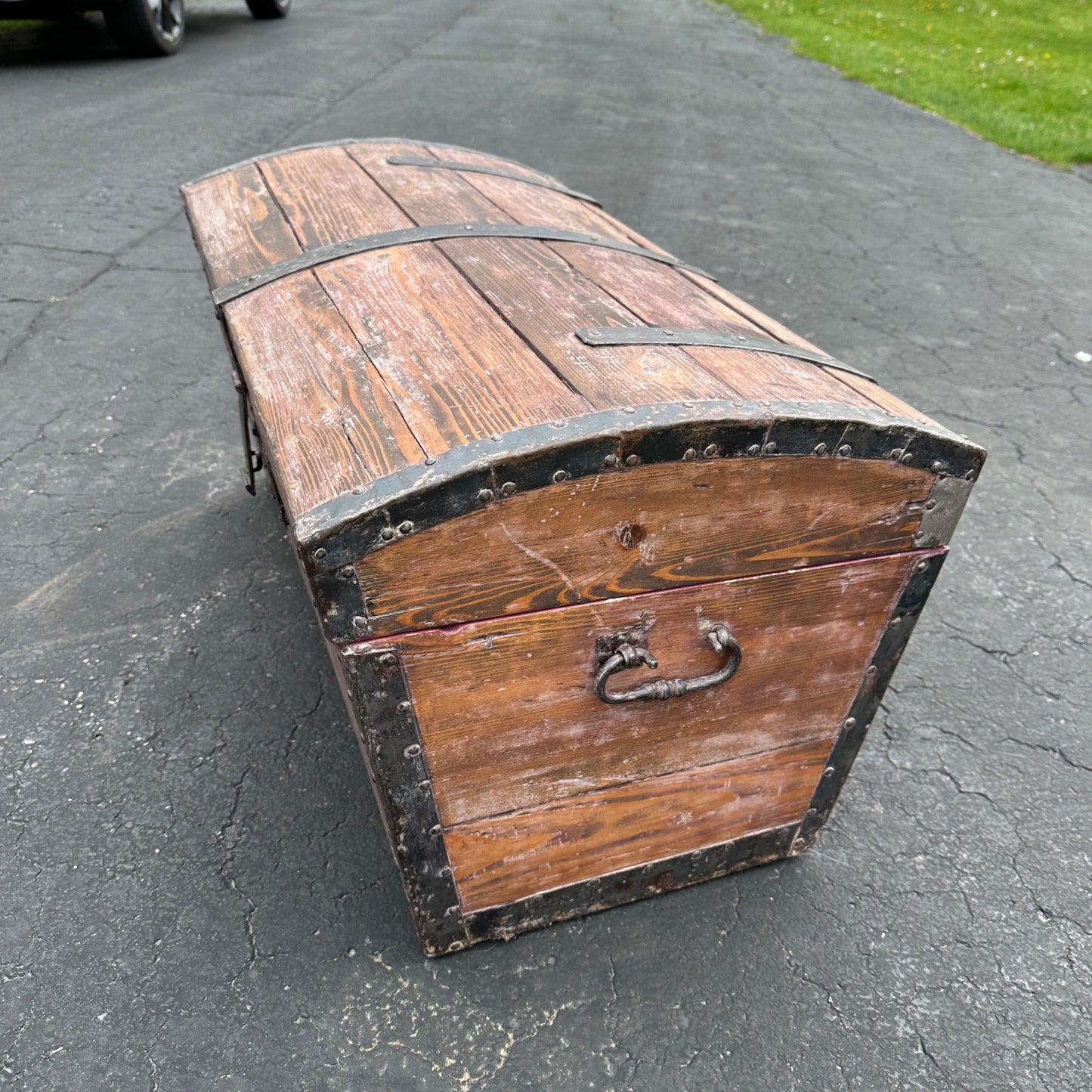 Antique Primitive Hunchback Immigrants Wooden Trunk w/ Key