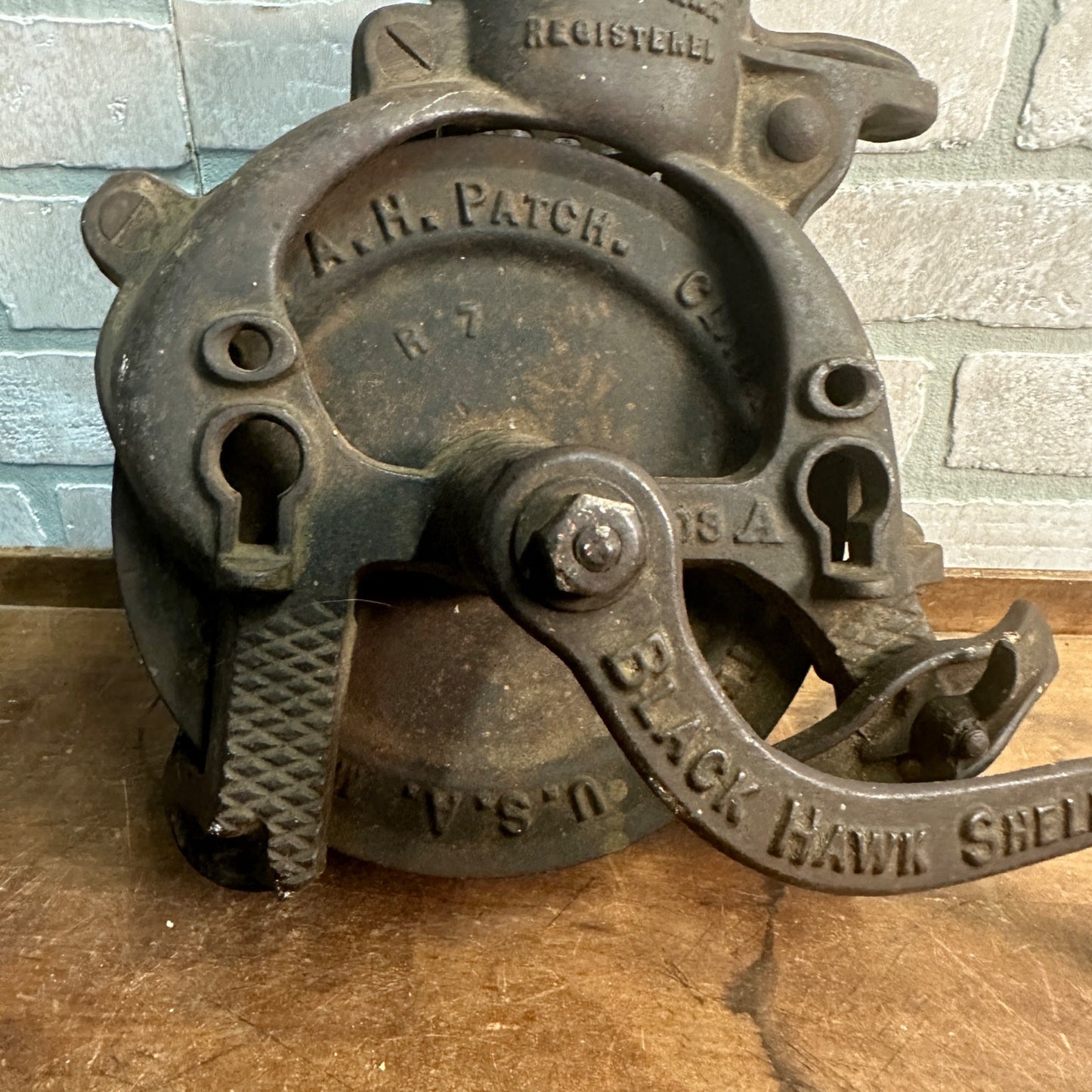 VINTAGE 1903A BLACK HAWK CORN SHELLER W/ CLAMPS ORIGINAL CONDITION