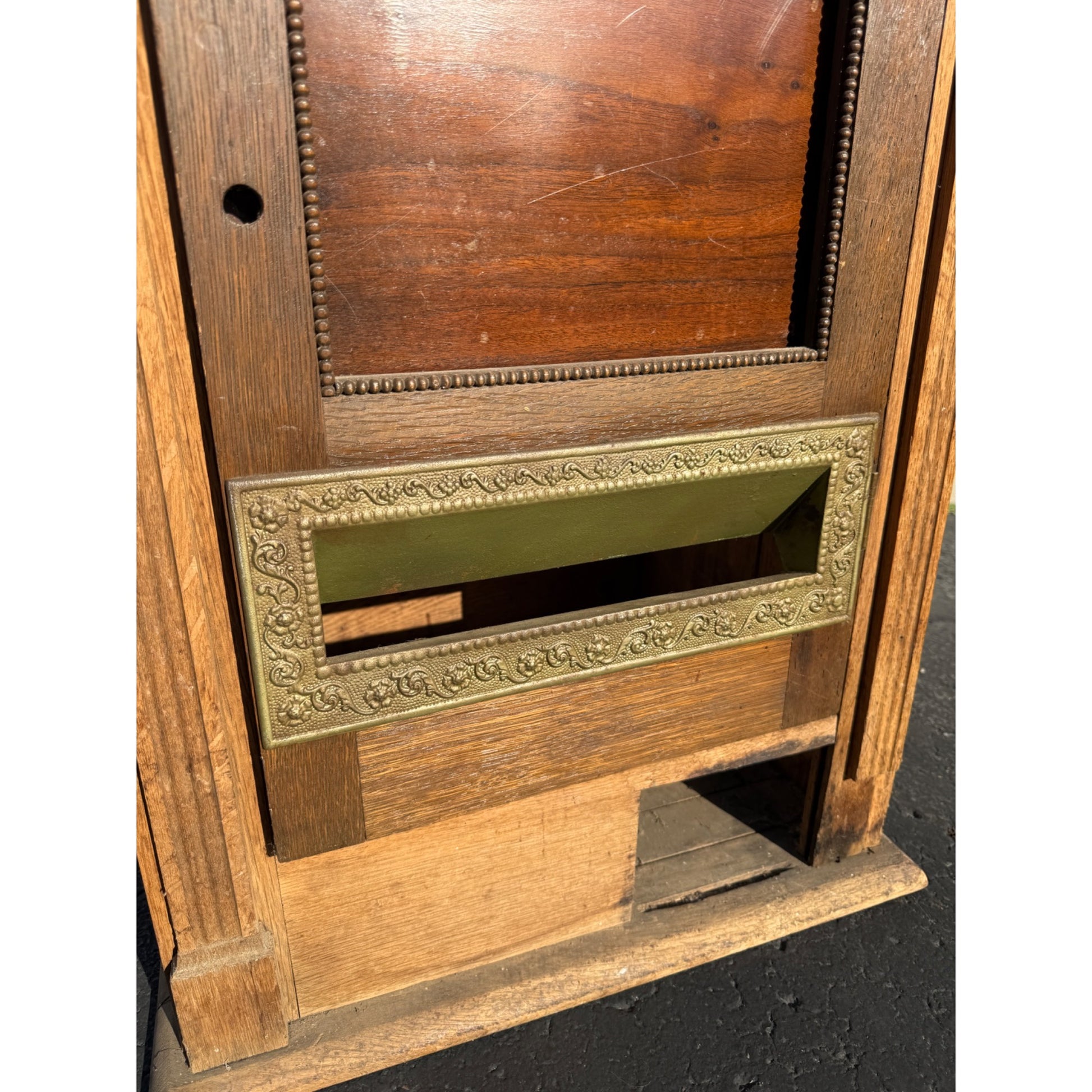 5¢ Mills Novelty Co. OK Automatic Gum Vender Slot Machine Wood Base Oak