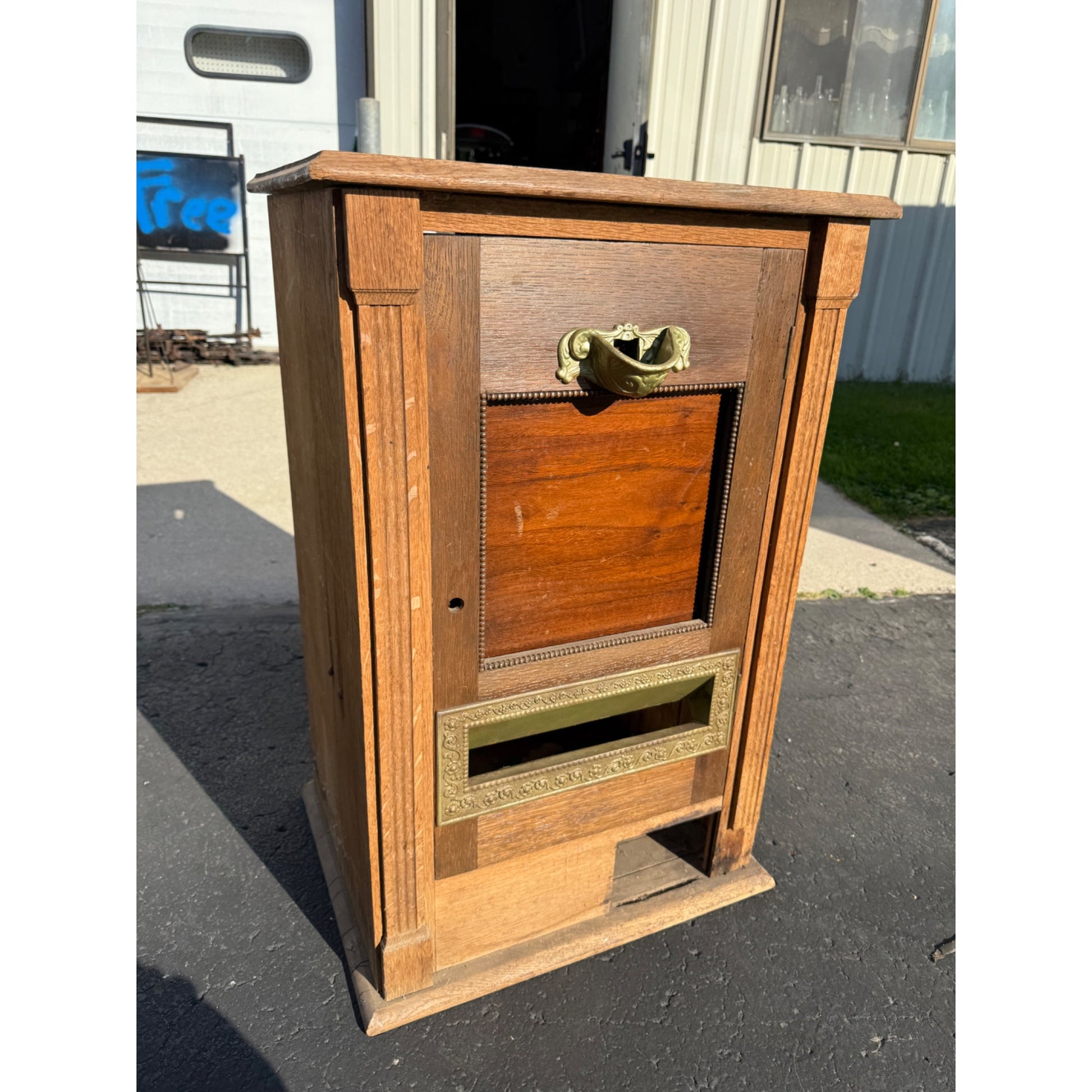 5¢ Mills Novelty Co. OK Automatic Gum Vender Slot Machine Wood Base Oak