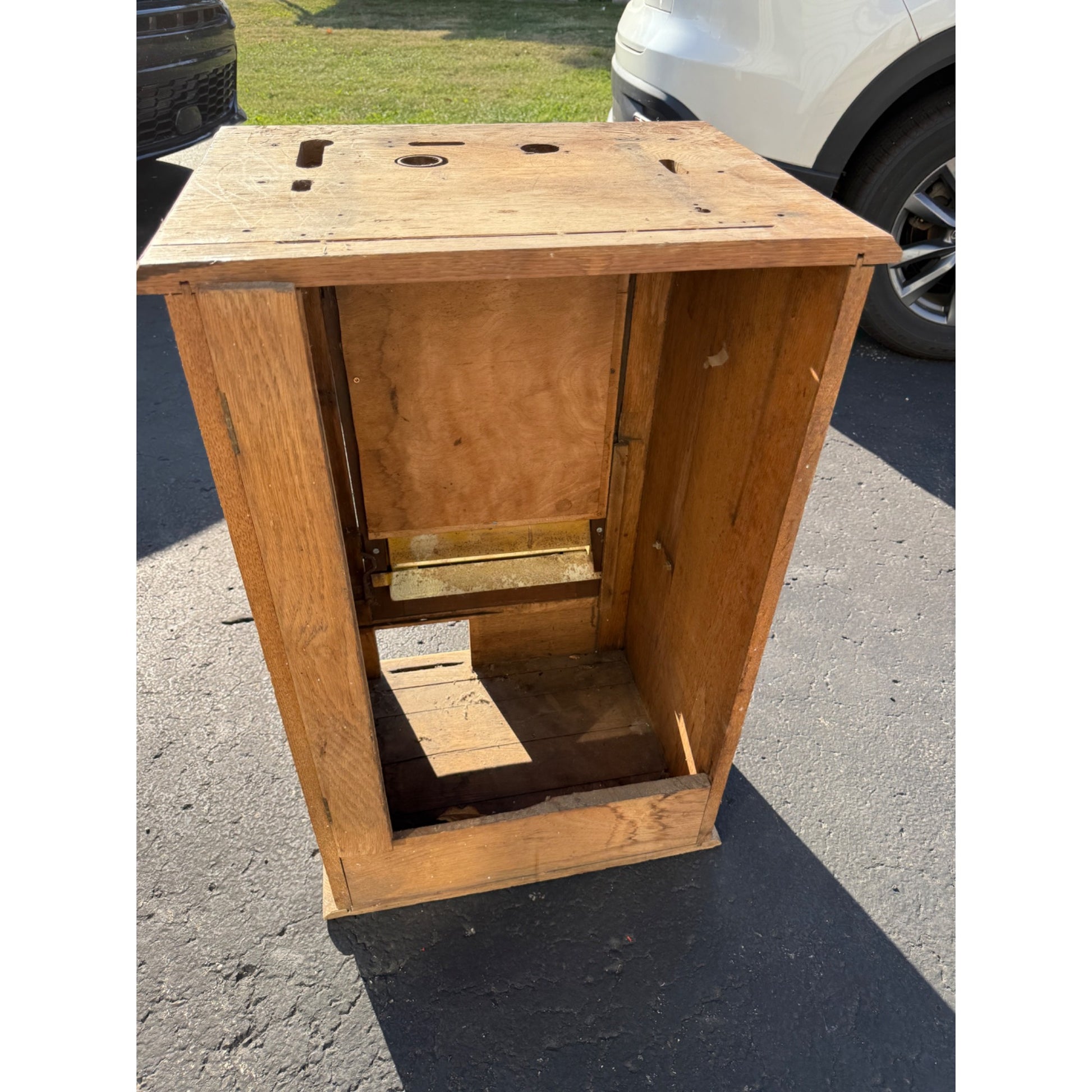 5¢ Mills Novelty Co. OK Automatic Gum Vender Slot Machine Wood Base Oak