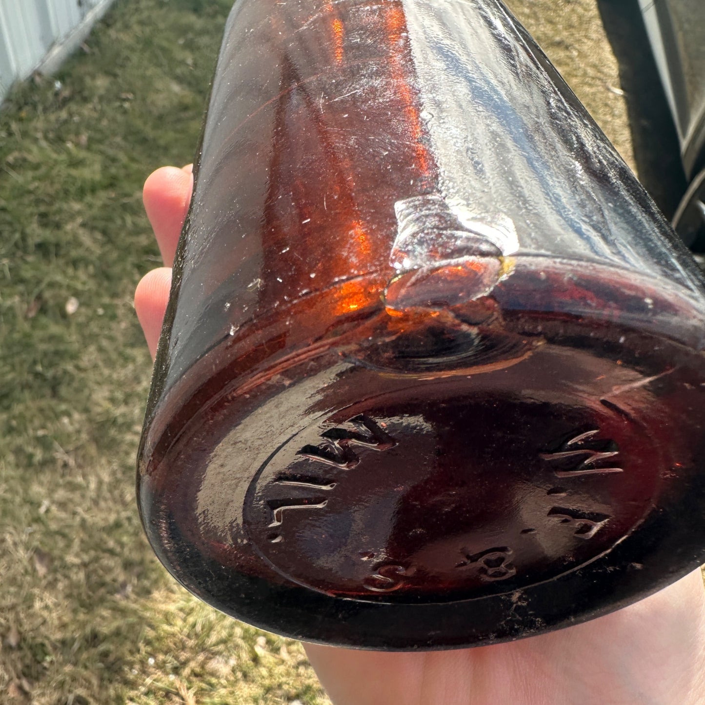 PRE-PROHIBITION SANDERS BROS QUART AMBER BROWN BEER BOTTLE FOND DU LAC WIS BLOB