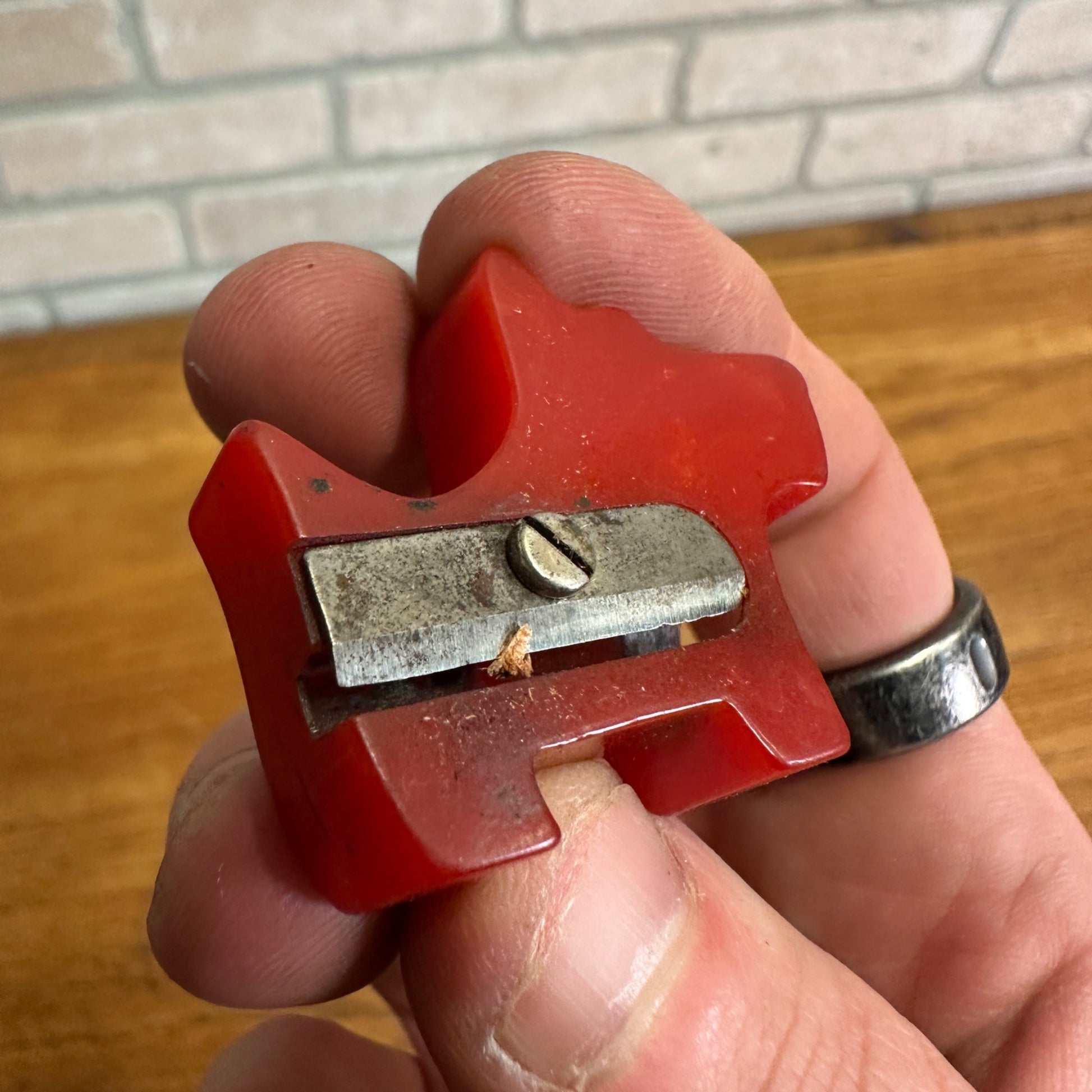 Vintage Marbled Bakelite Scotty Dog Pencil Sharpener Red