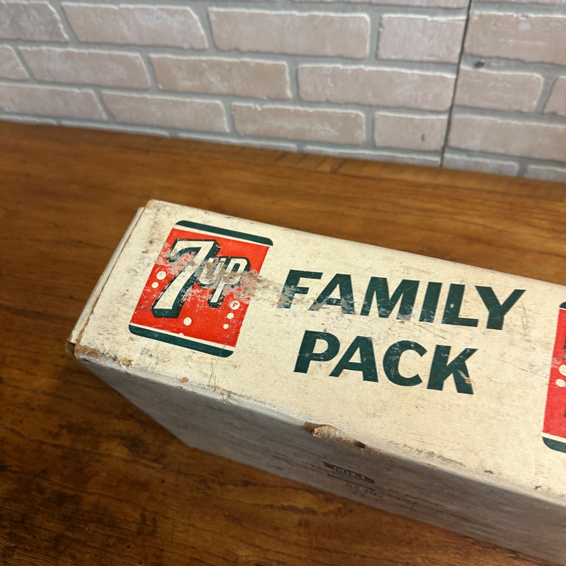 Vintage 7up Family Pack Carrier Milwaukee Wis Bottling Crate Cardboard