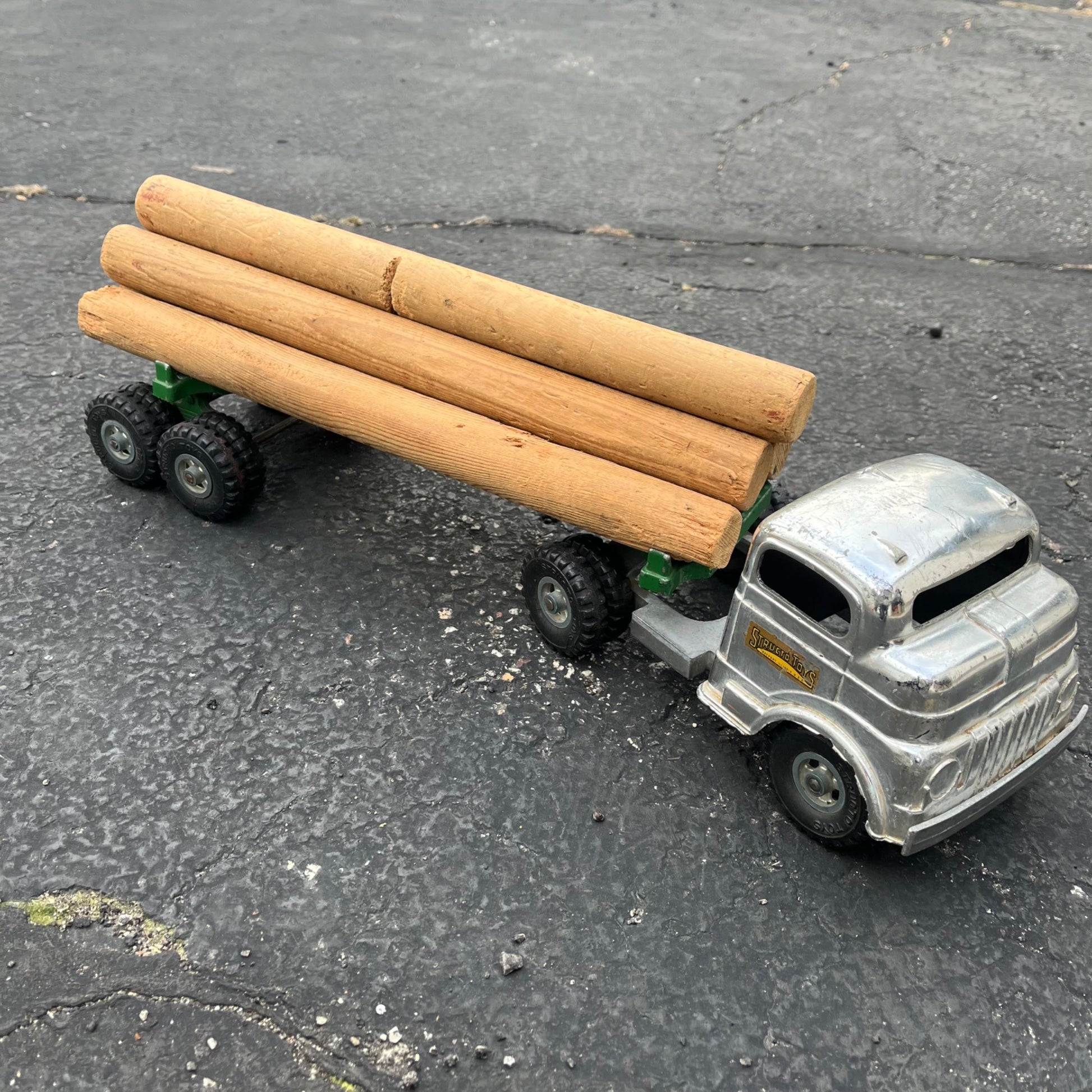 Vintage Structo Log Carrier Semi Truck Hauler Trailer Pressed Steel Toy