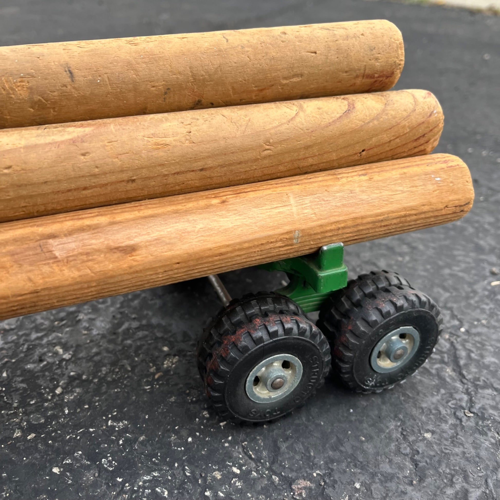 Vintage Structo Log Carrier Semi Truck Hauler Trailer Pressed Steel Toy