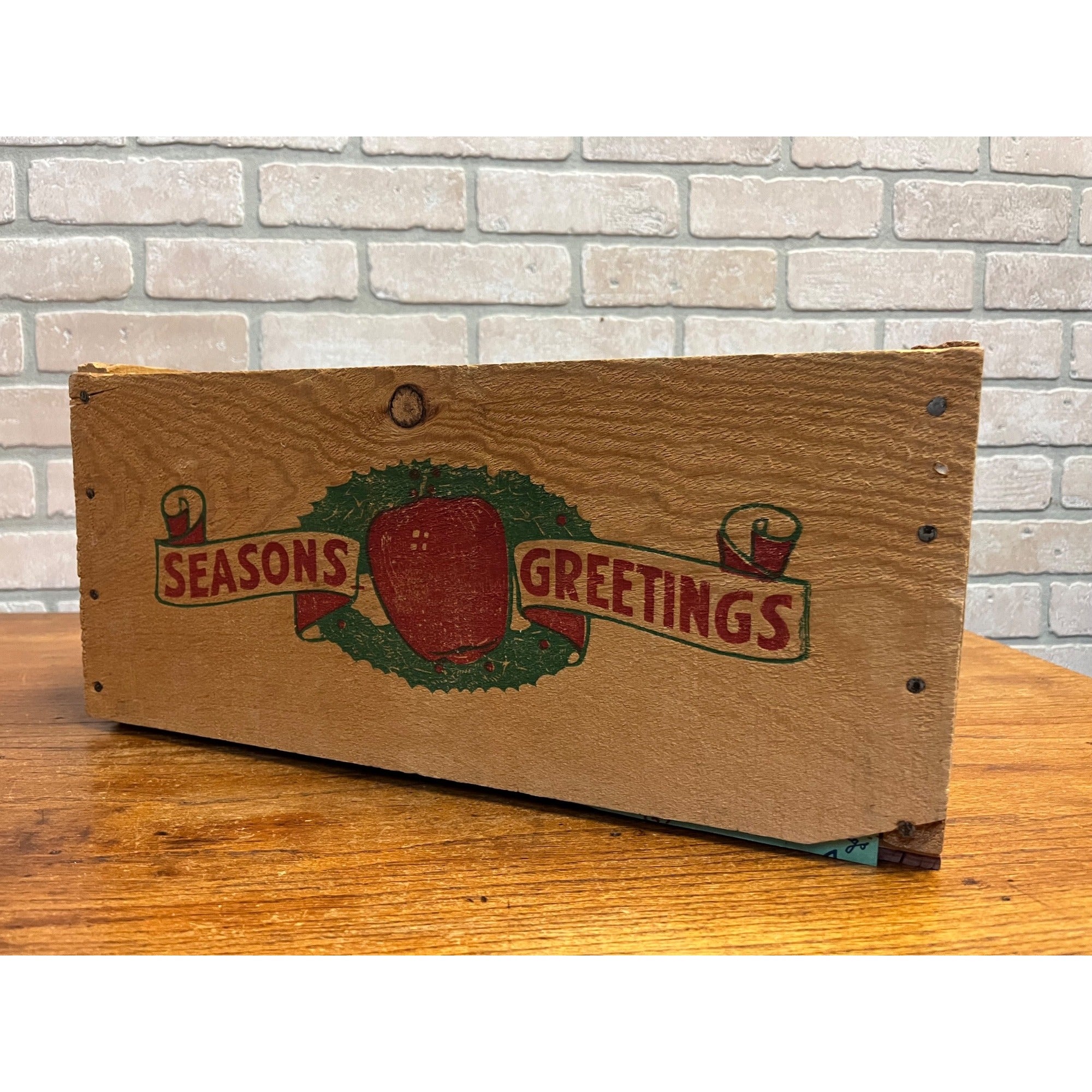 Vintage Season's Greetings Wood Apples Shipping Crate Box Yakima WA Santa Claus