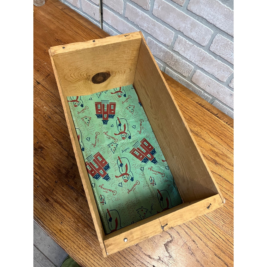 Vintage Season's Greetings Wood Apples Shipping Crate Box Yakima WA Santa Claus