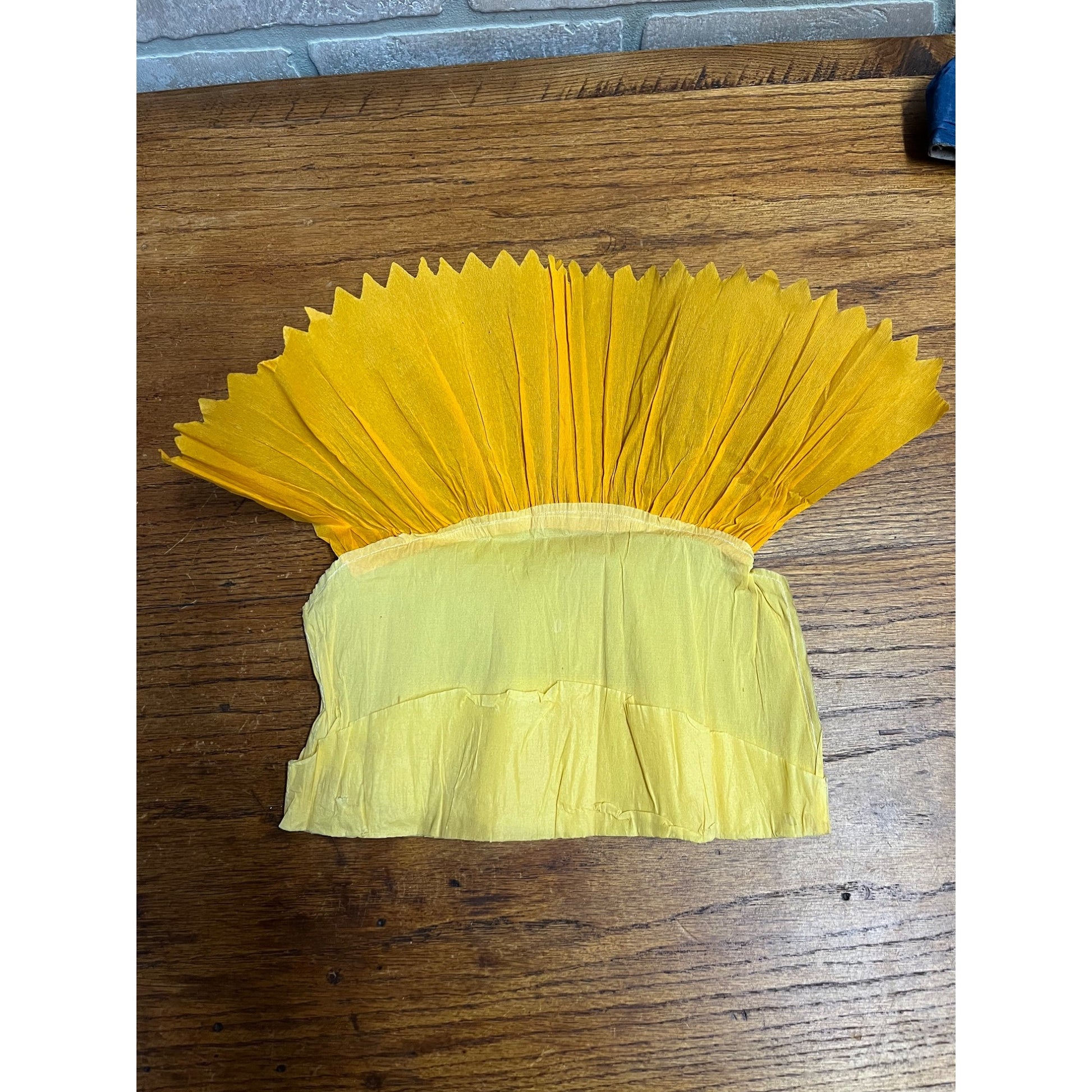 Vintage 1930s Halloween Dennison Lot (2) Crepe Tissue Paper Costuem Party Hats