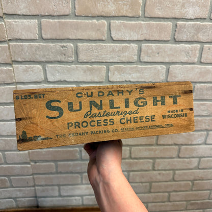 VINTAGE CUDAHY'S SUNLIGHT AMERICAN 5 POUND WOOD / WOODEN CHEESE BOX WISCONSIN