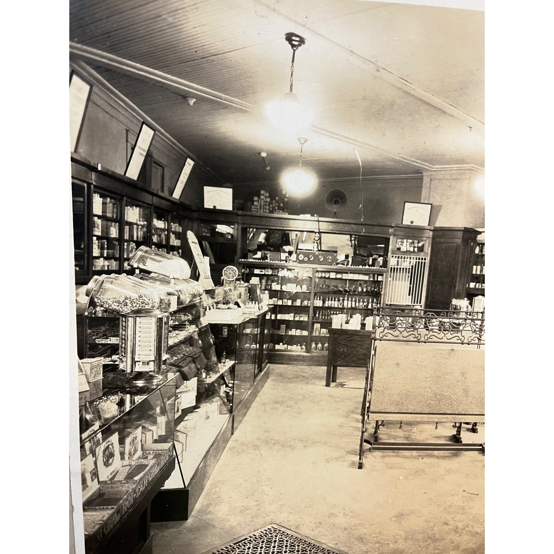 Original Large Cabinet Photo of Soda Fountain Drug Candy Store Milwaukee Wis