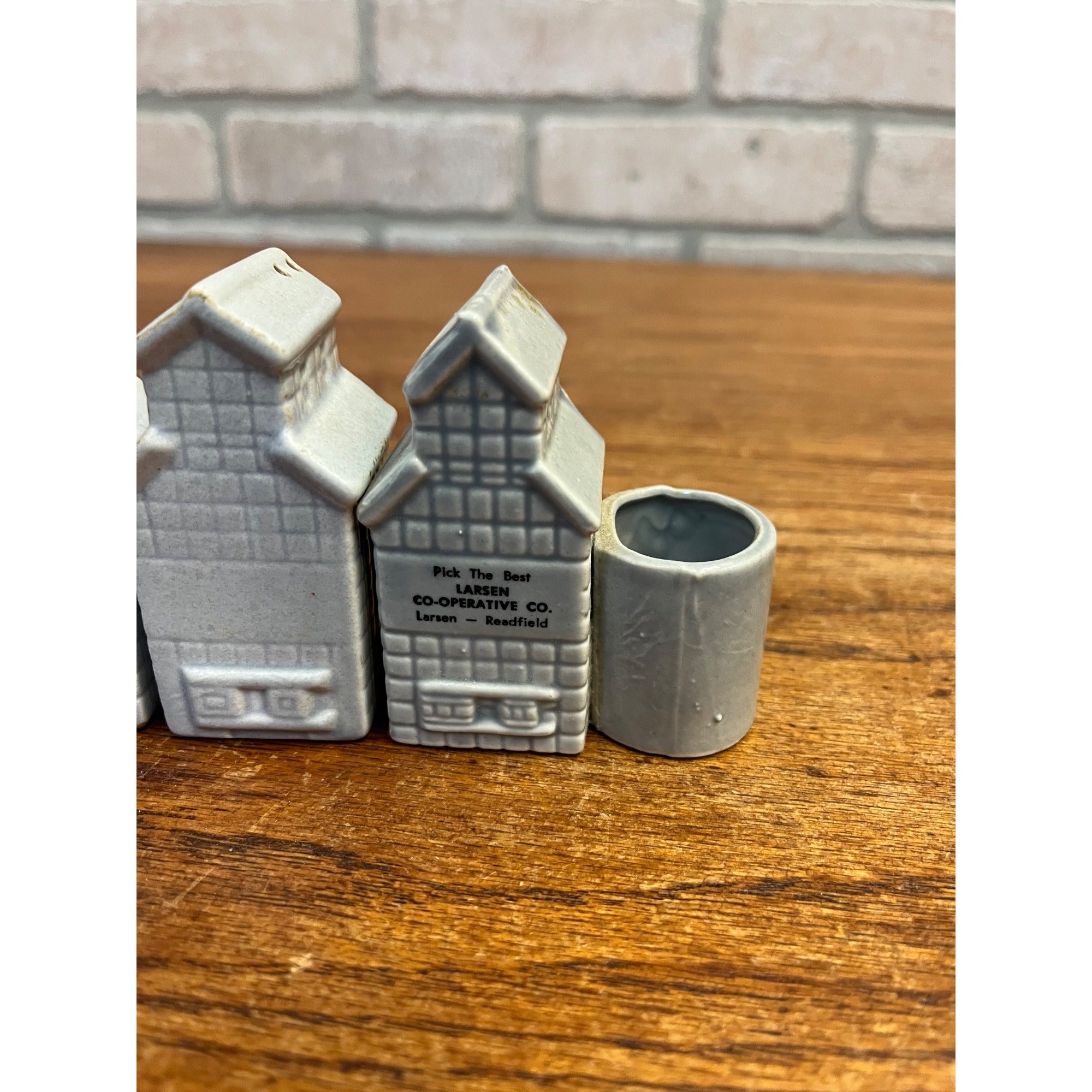 Vintage Larsen Co-Operative Co. Farm Feed Advertising 3pc Salt & Pepper Shakers