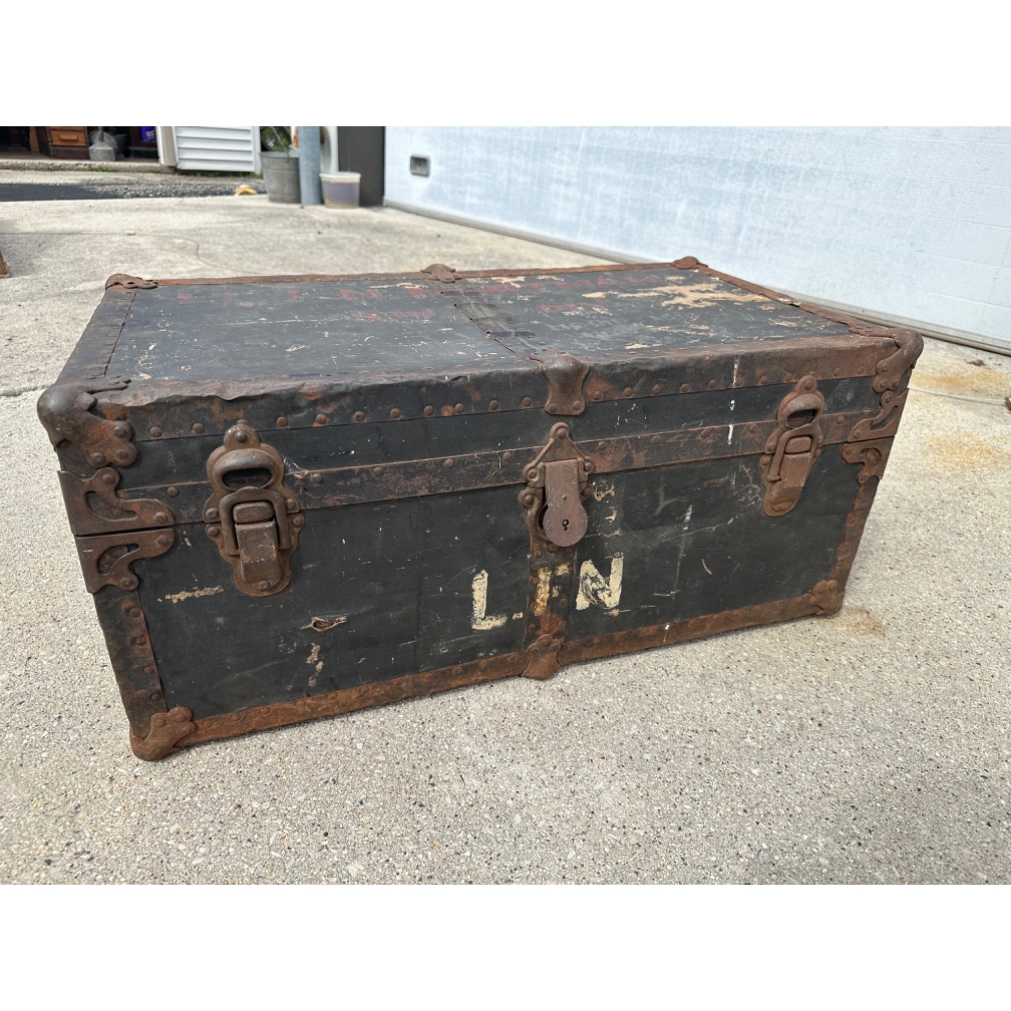 Original WWI Lieutenant Leroy Nortman 33rd Division Storage Trunk Foot Locker WW1