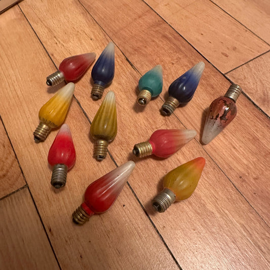 (11) Snow Cap c-6 1830s Christmas Xmas Light Bulbs Some Working