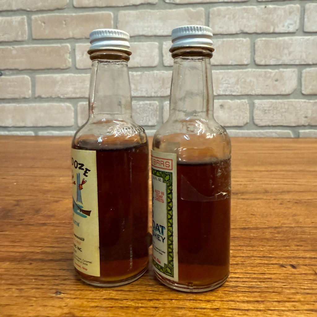 Vintage Novelty Bottles Daniel Booze Kentucky Feud Oil & Overcoat Par Beverage