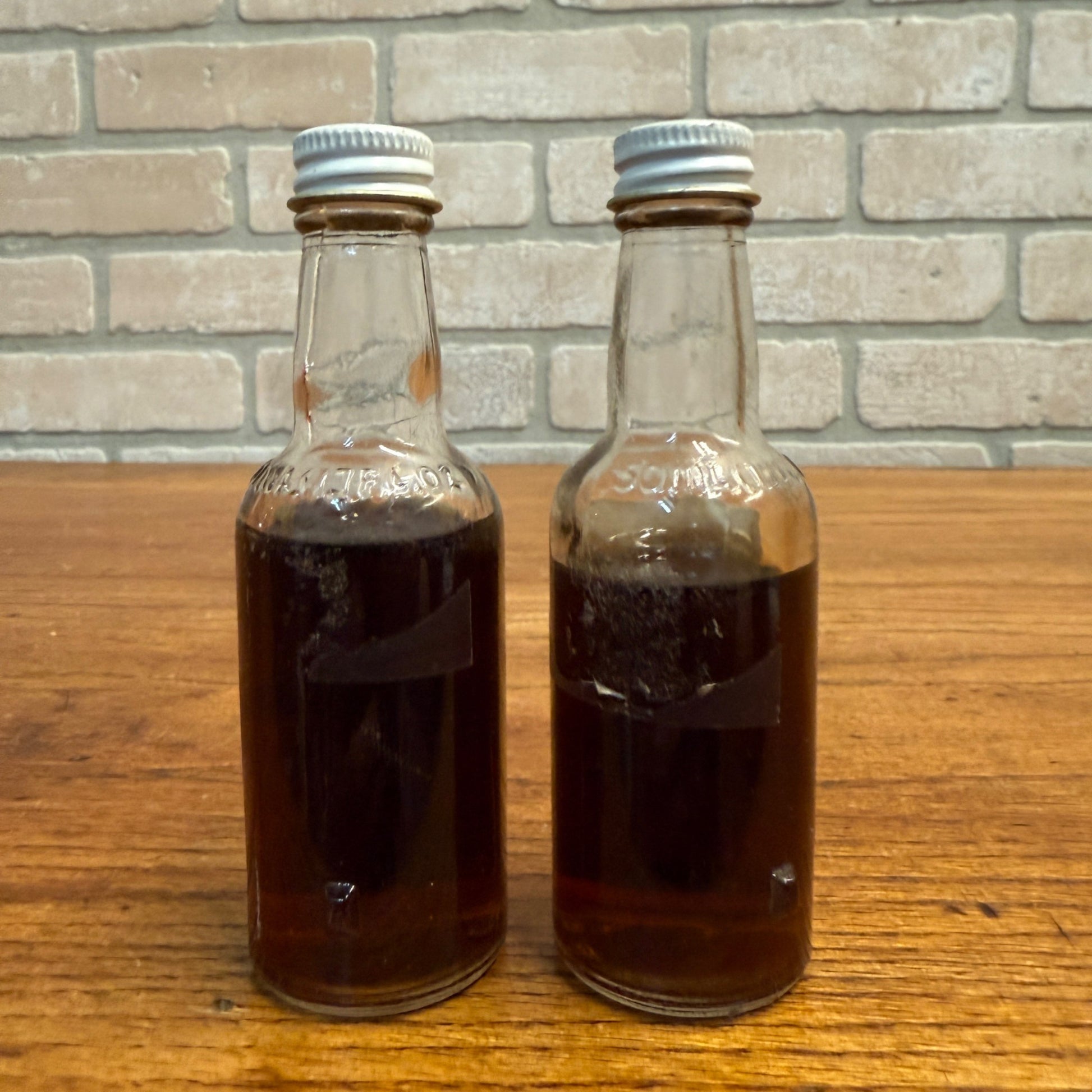 Vintage Novelty Bottles Daniel Booze Kentucky Feud Oil & Overcoat Par Beverage