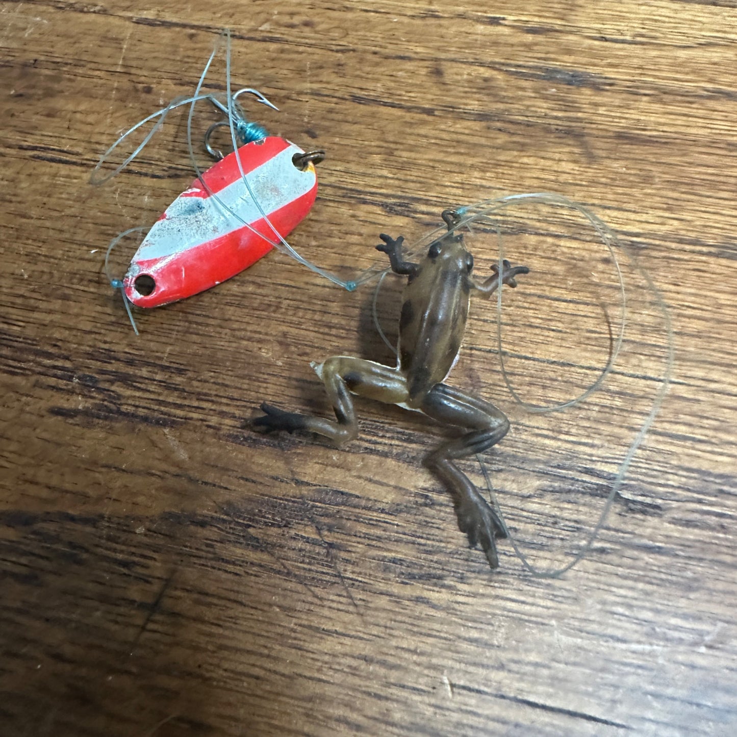 Vintage Small 1-1/2" Frog Lure Rubber w/ Red White Spinner