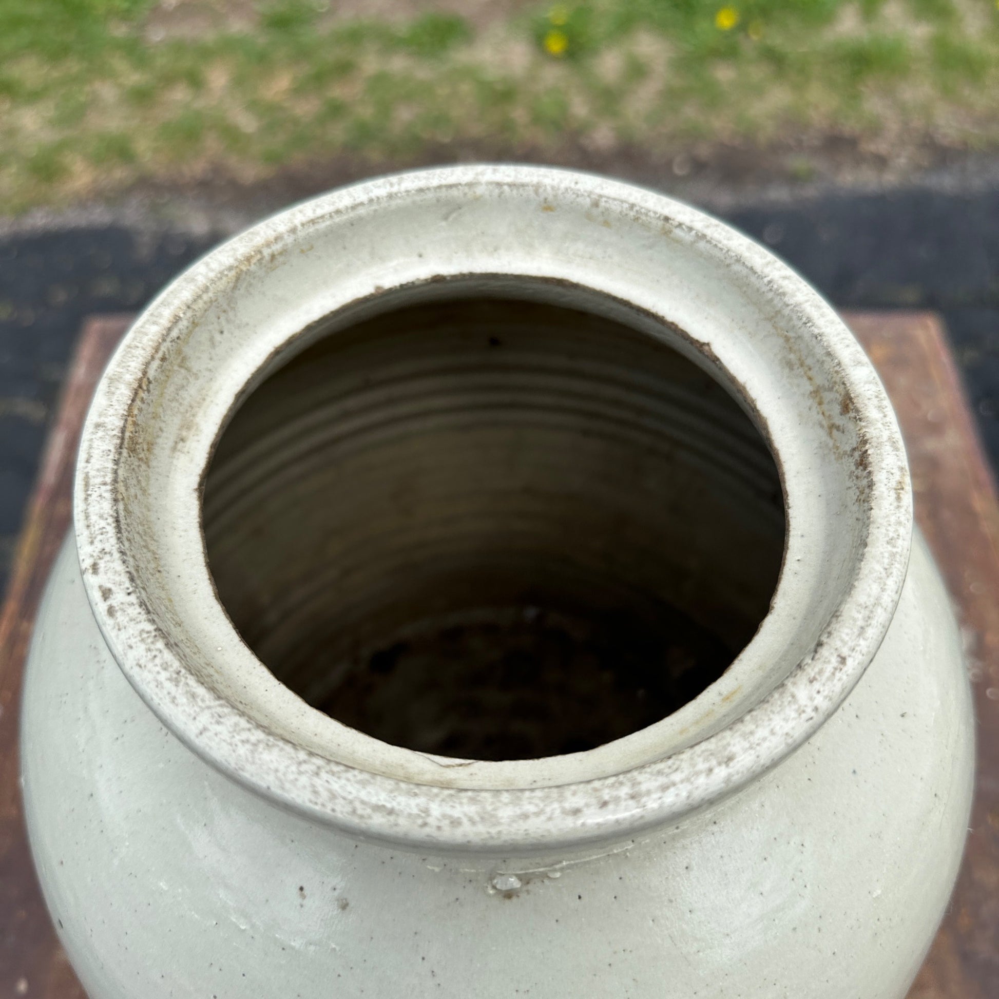 Antique White Stoneware 2 Gallon Crock Primitive
