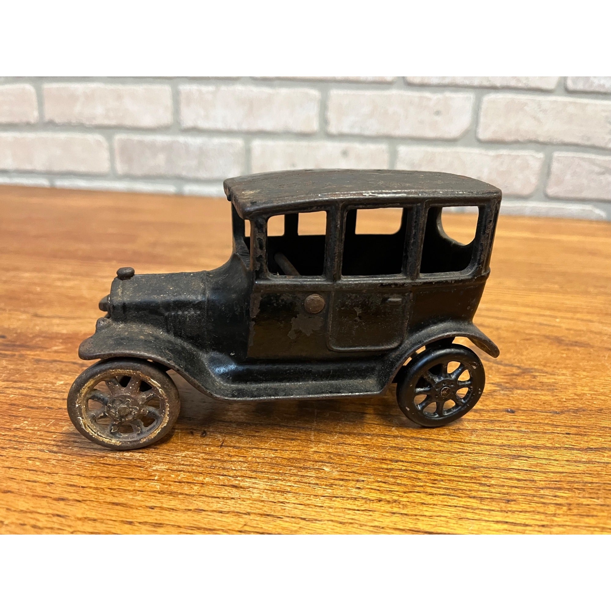 Antique Arcade Cast Iron Ford Model T Automobile 4-Door Original Black Paint Toy