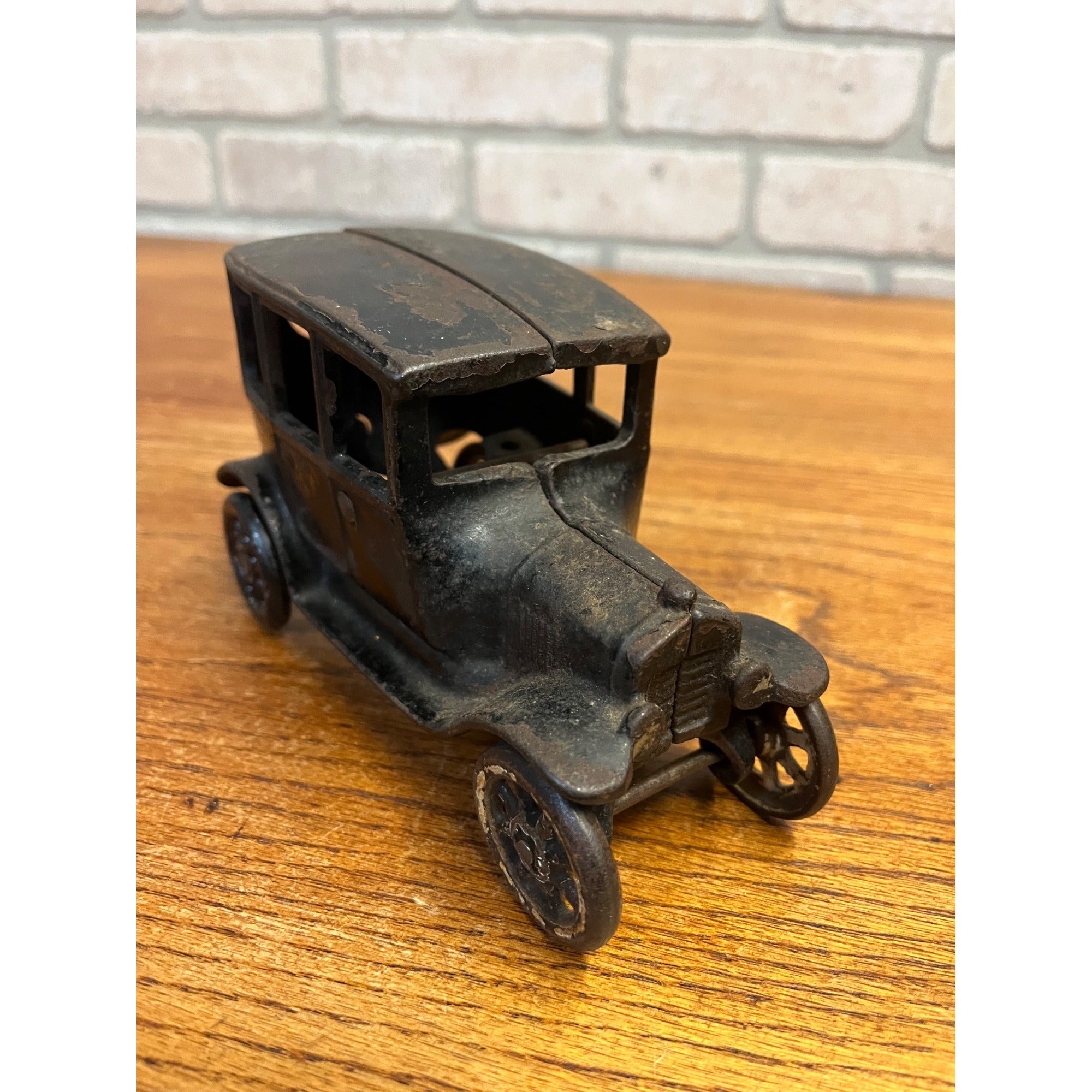 Antique Arcade Cast Iron Ford Model T Automobile 4-Door Original Black Paint Toy