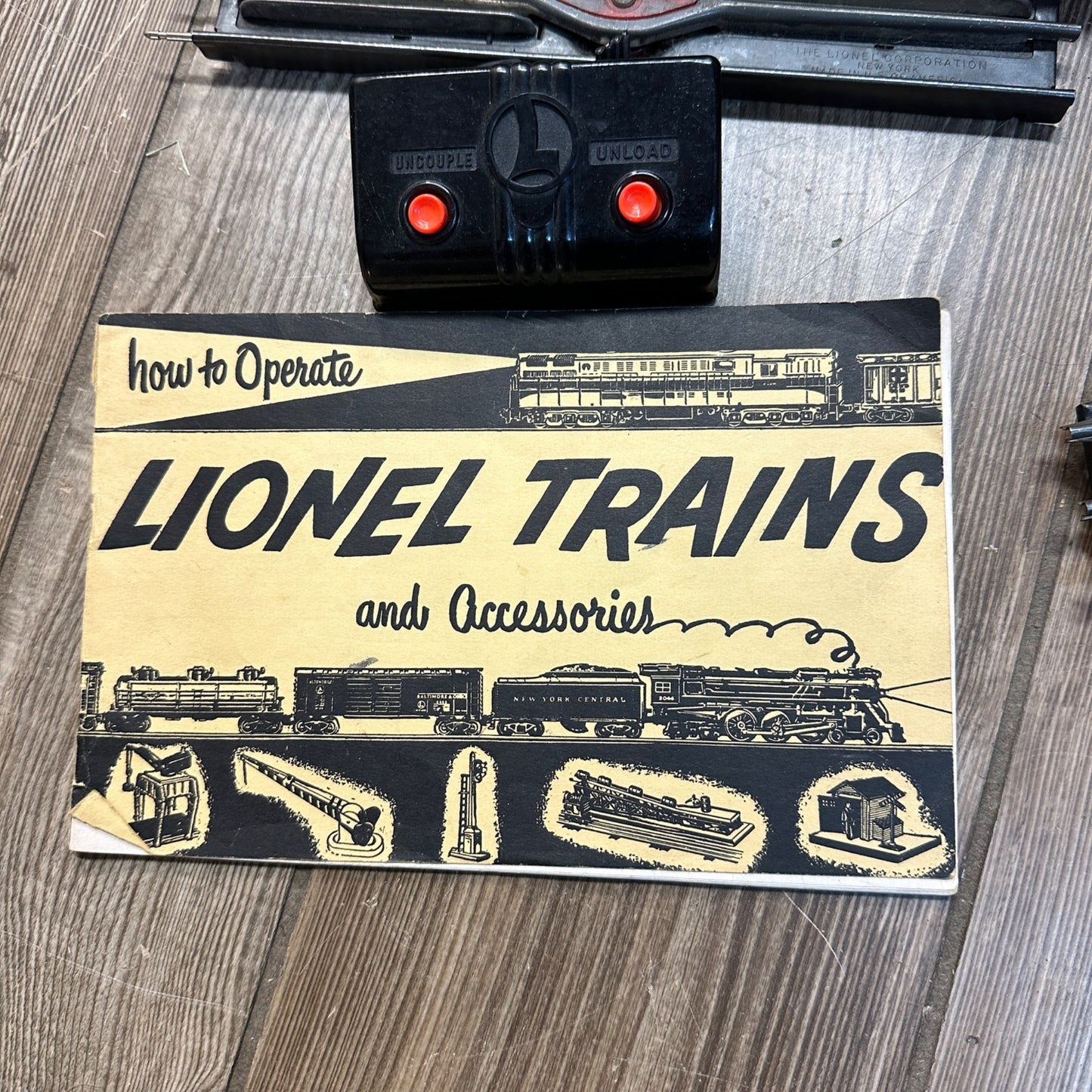Vintage Lionel O-Gauge Track, 1033 Transofrmer, 1021 Crossover, 214 Girder Bridge, 6019 Remote ++