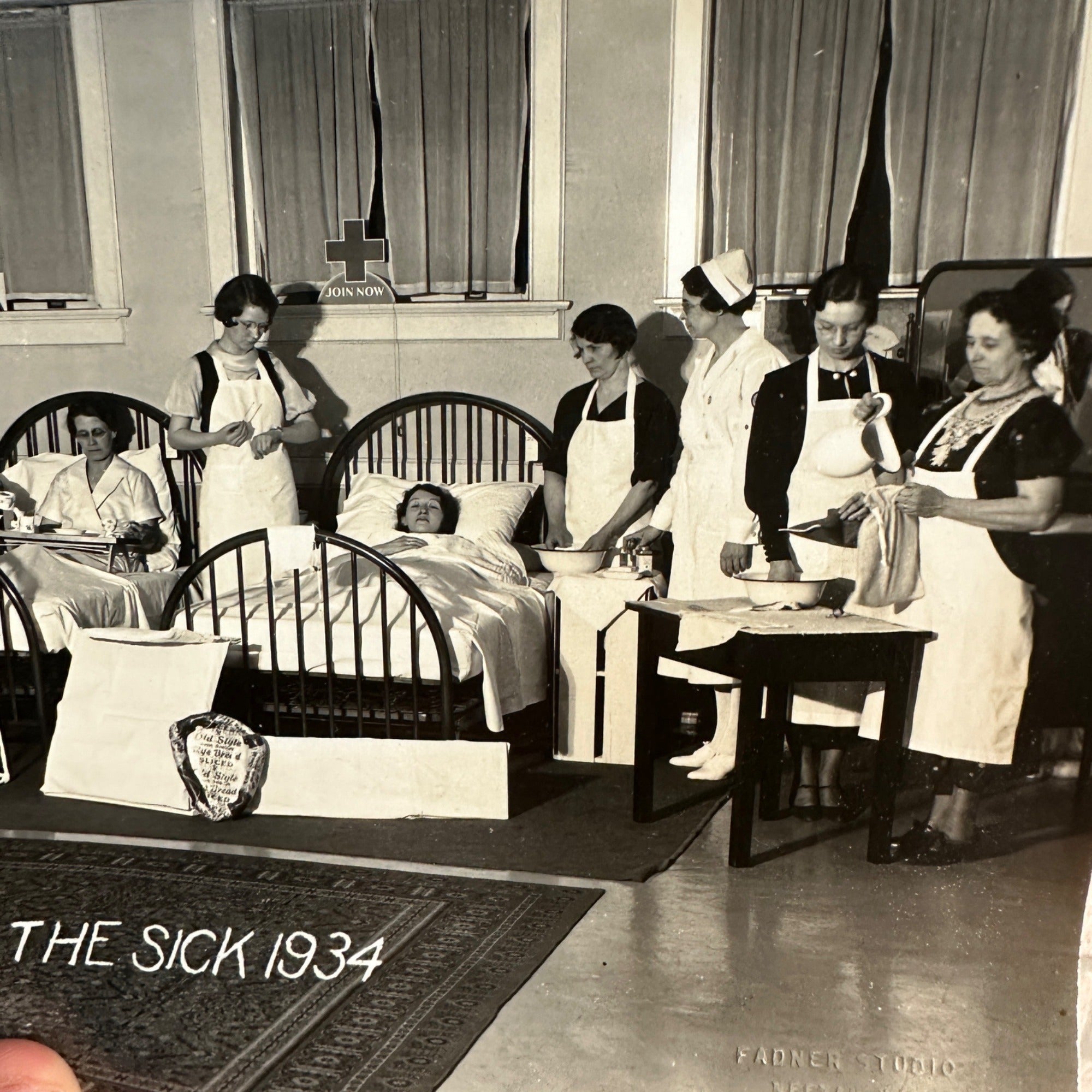 1934 Neenah Wisconsin Home Hygiene And Care of The Sick Photo Hospital Nurses