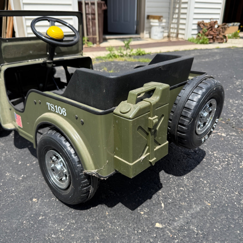 Vintage 1970s US Army Willys Jeep Child's Toy Pedal Car Green Munchkin Motors TS106