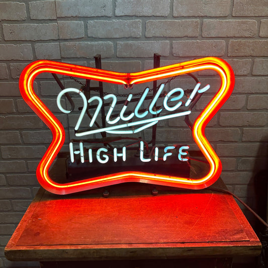 Vintage 1970s Miller High Life Flashing Motion Neon Advertising Bar Sign Lighted