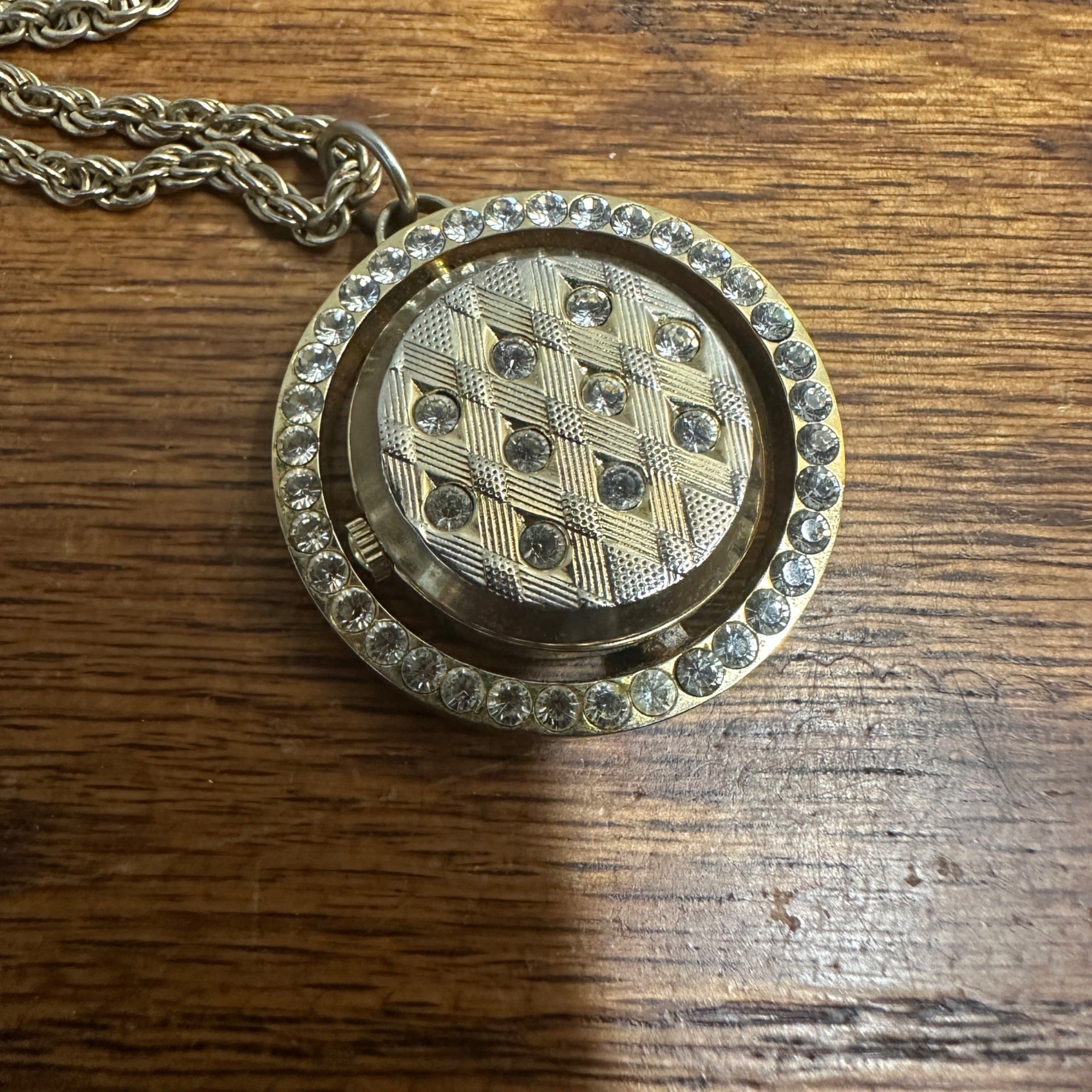 Vintage Willow Bay Studded Quarts Pocket Watch Ladies Nonworking